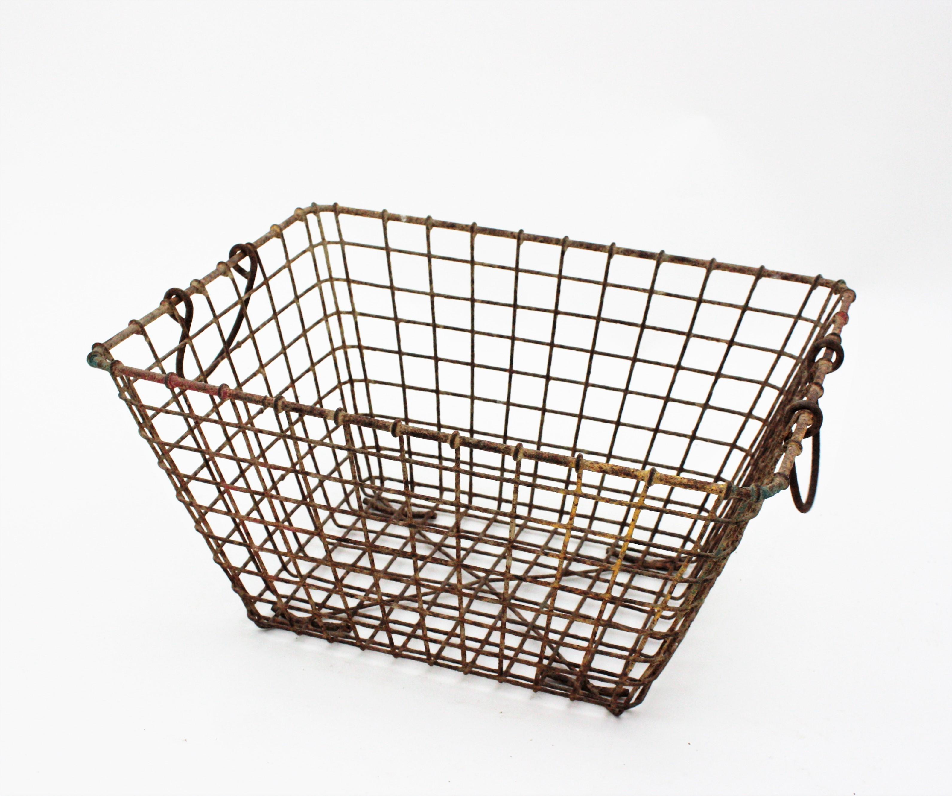Set of Seven Coquillage Oysters Baskets in Iron Wire In Good Condition For Sale In Barcelona, ES