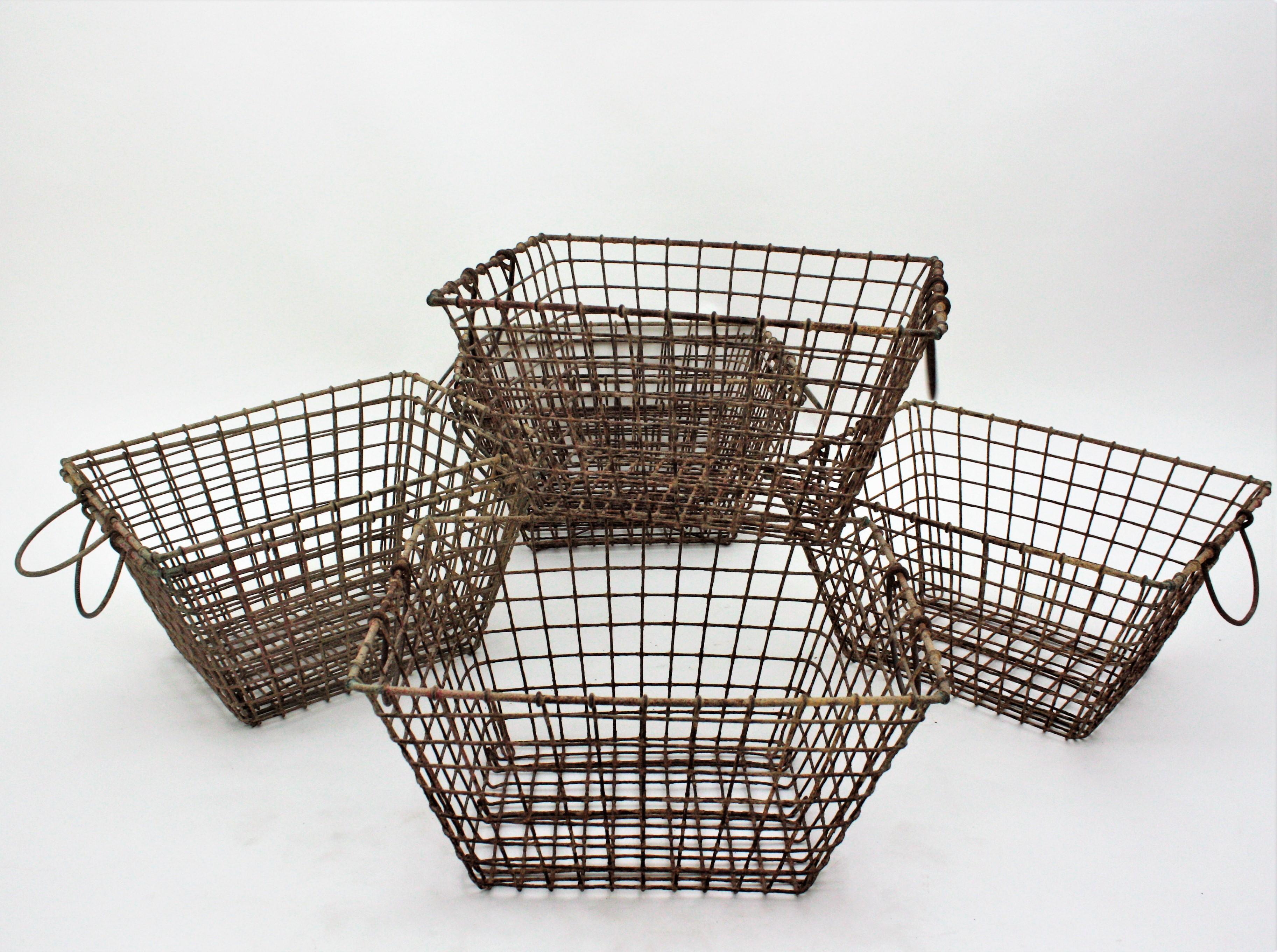 20th Century Set of Seven Coquillage Oysters Baskets in Iron Wire For Sale