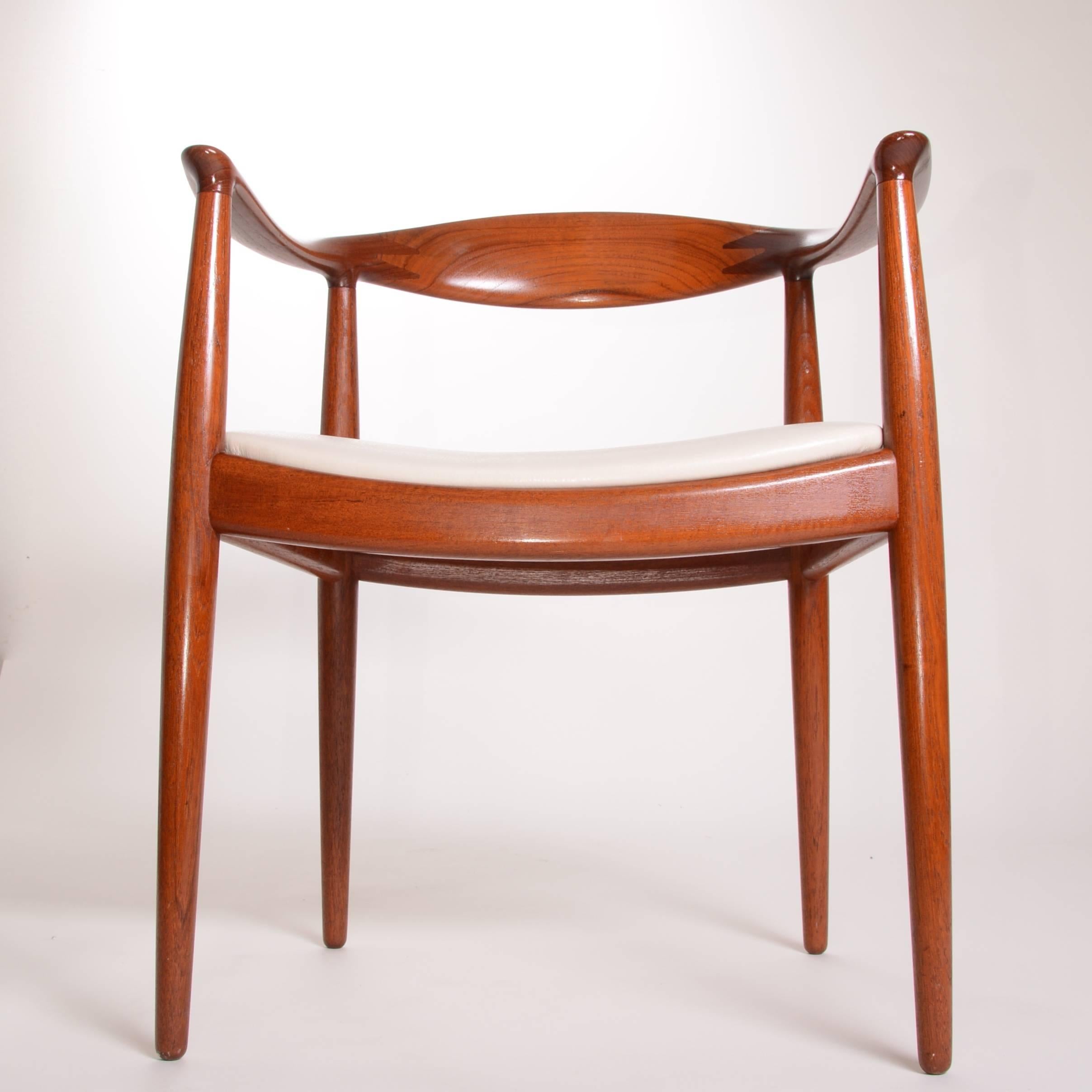4 Early Hans Wegner for Johannes Hansen JH-503 Chairs in Teak For Sale 7