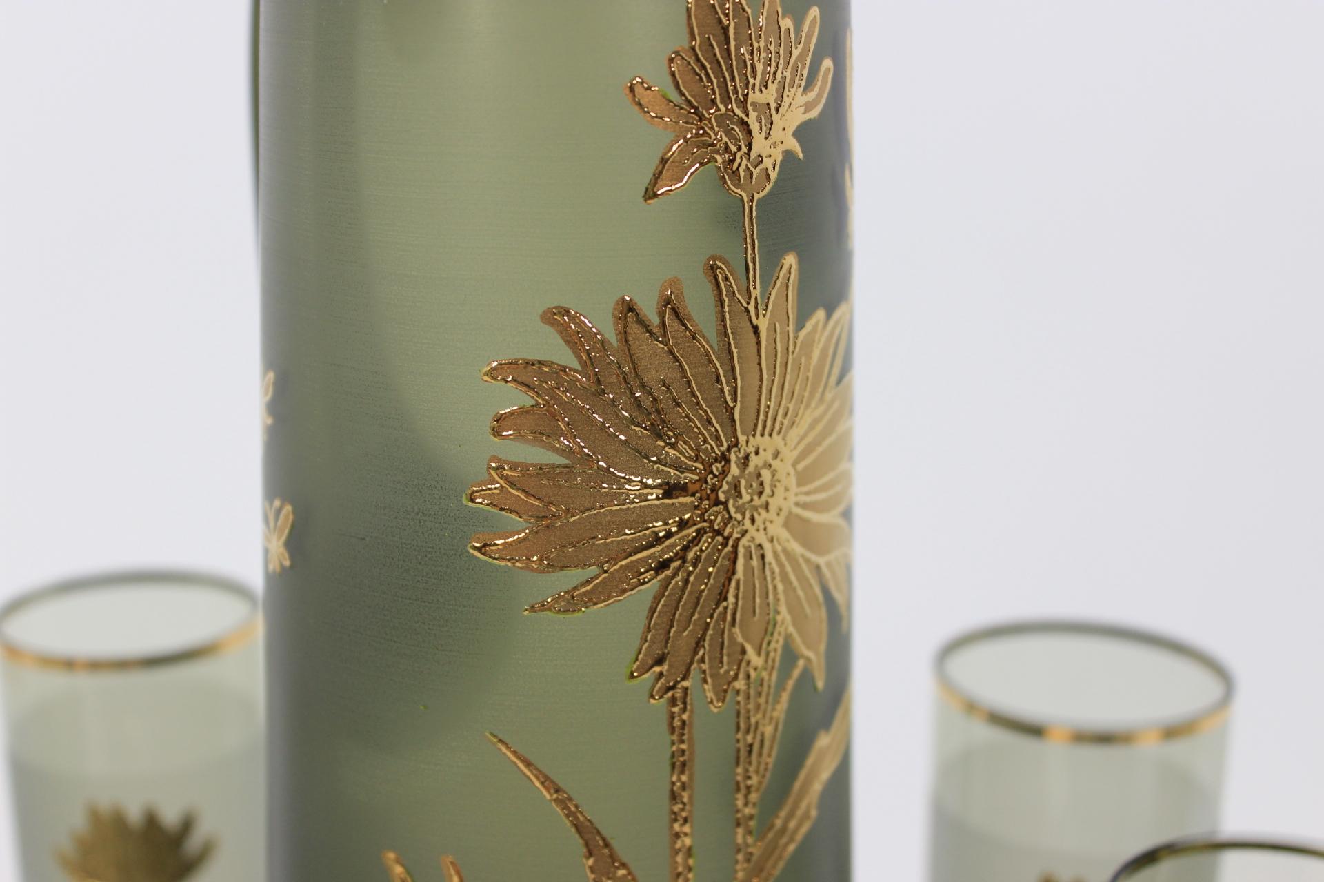 Juego de siete vasos y jarras de Bohemia Glass, Años 70 Checo en venta