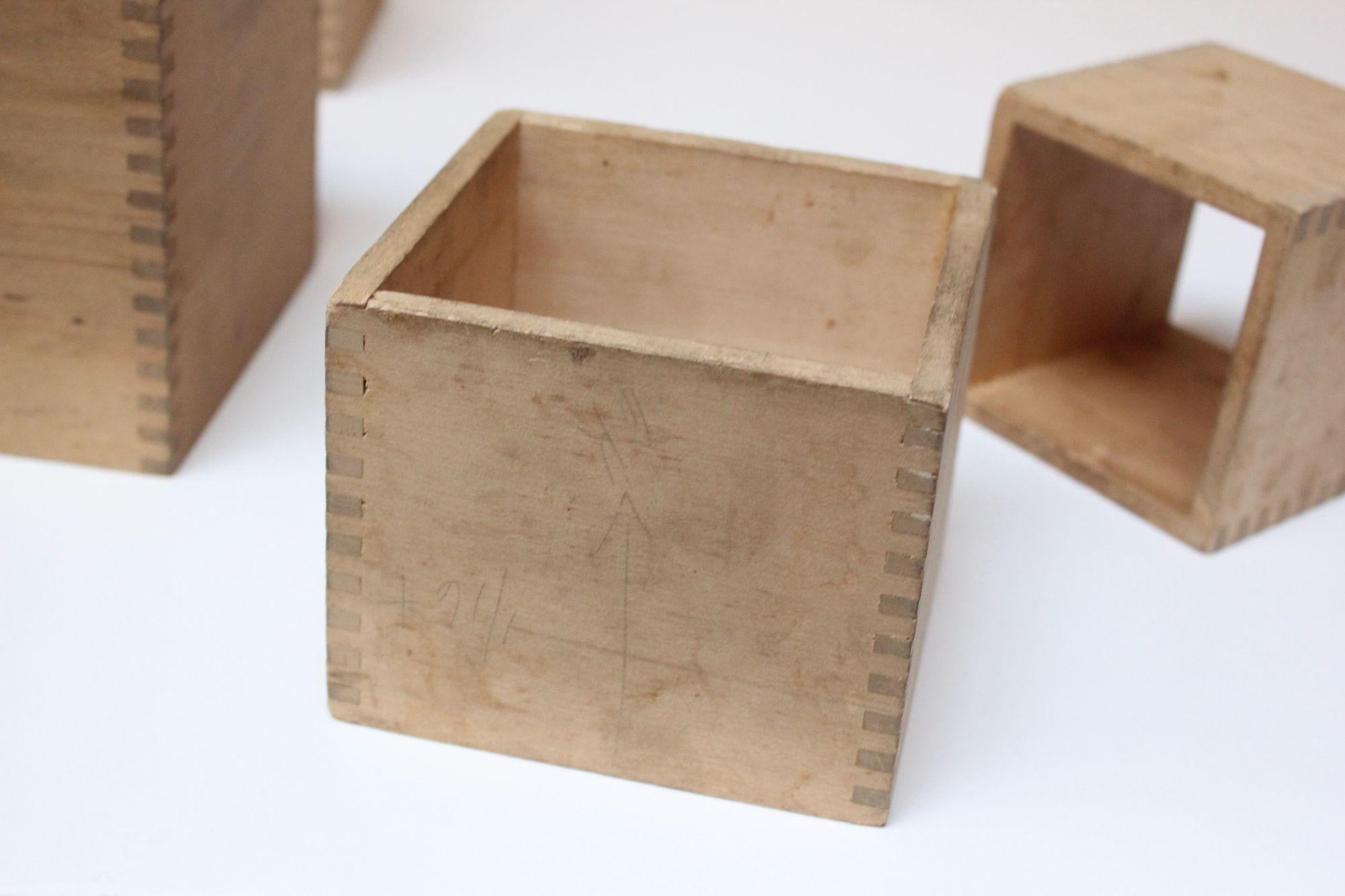 Set of Seven Handmade Vintage Primitive Vintage Nesting Cubes/Blocks in Pine For Sale 6
