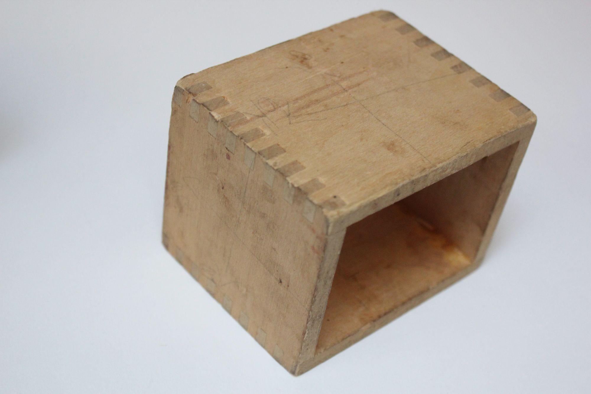 Set of Seven Handmade Vintage Primitive Vintage Nesting Cubes/Blocks in Pine For Sale 9