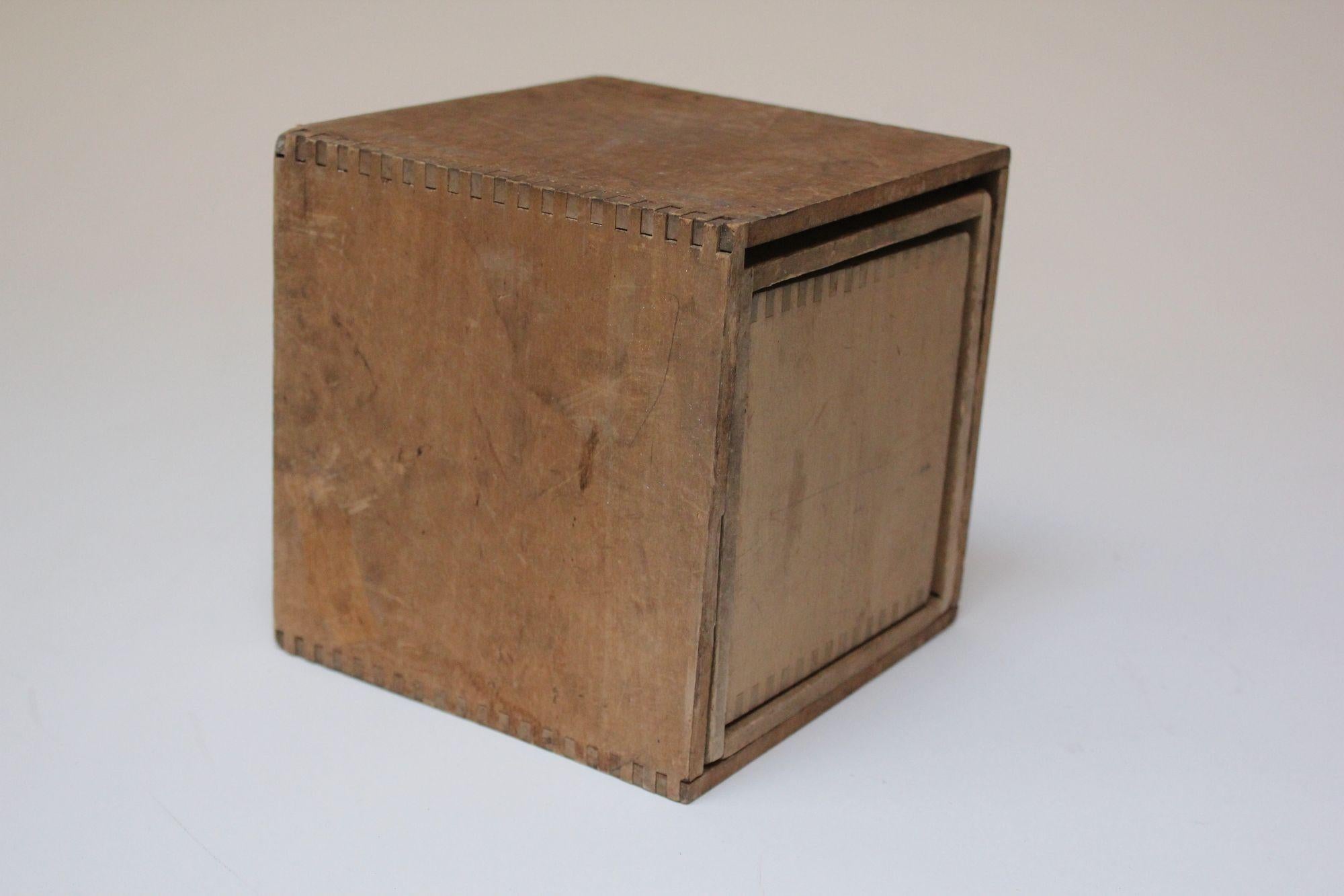 Set of Seven Handmade Vintage Primitive Vintage Nesting Cubes/Blocks in Pine For Sale 14