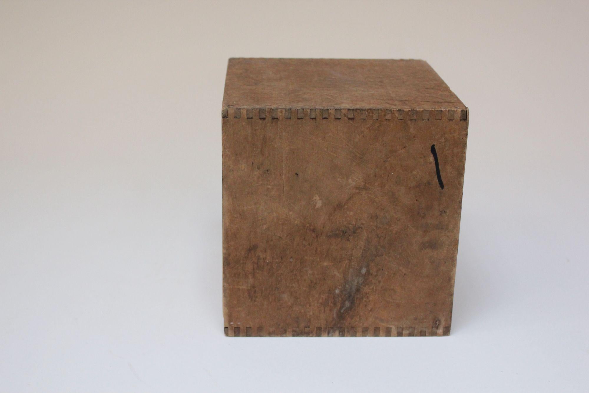 Set of Seven Handmade Vintage Primitive Vintage Nesting Cubes/Blocks in Pine For Sale 2