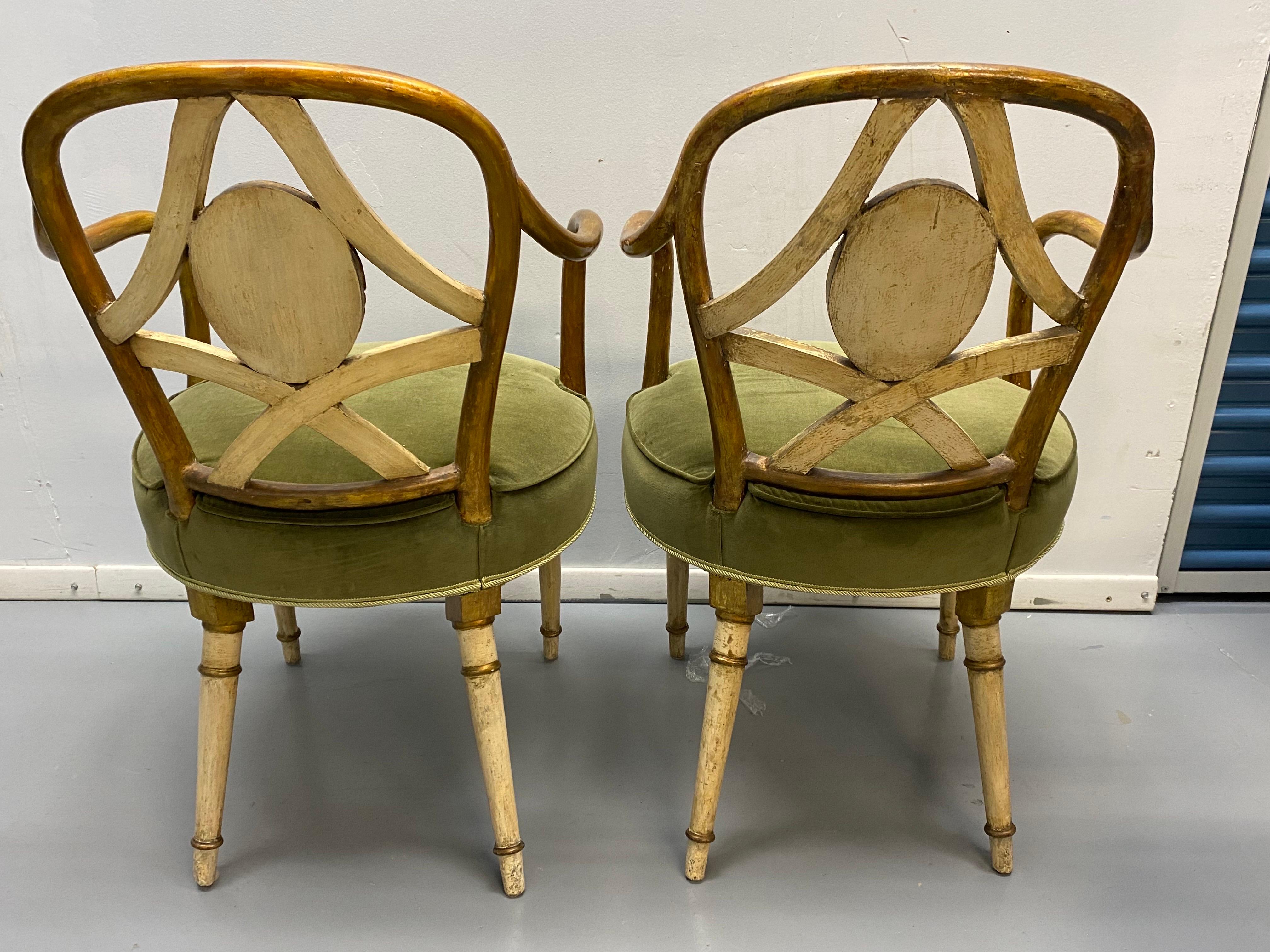 Ensemble de sept chaises de salle à manger italiennes peintes de la fin du XVIIIe siècle  en vente 1