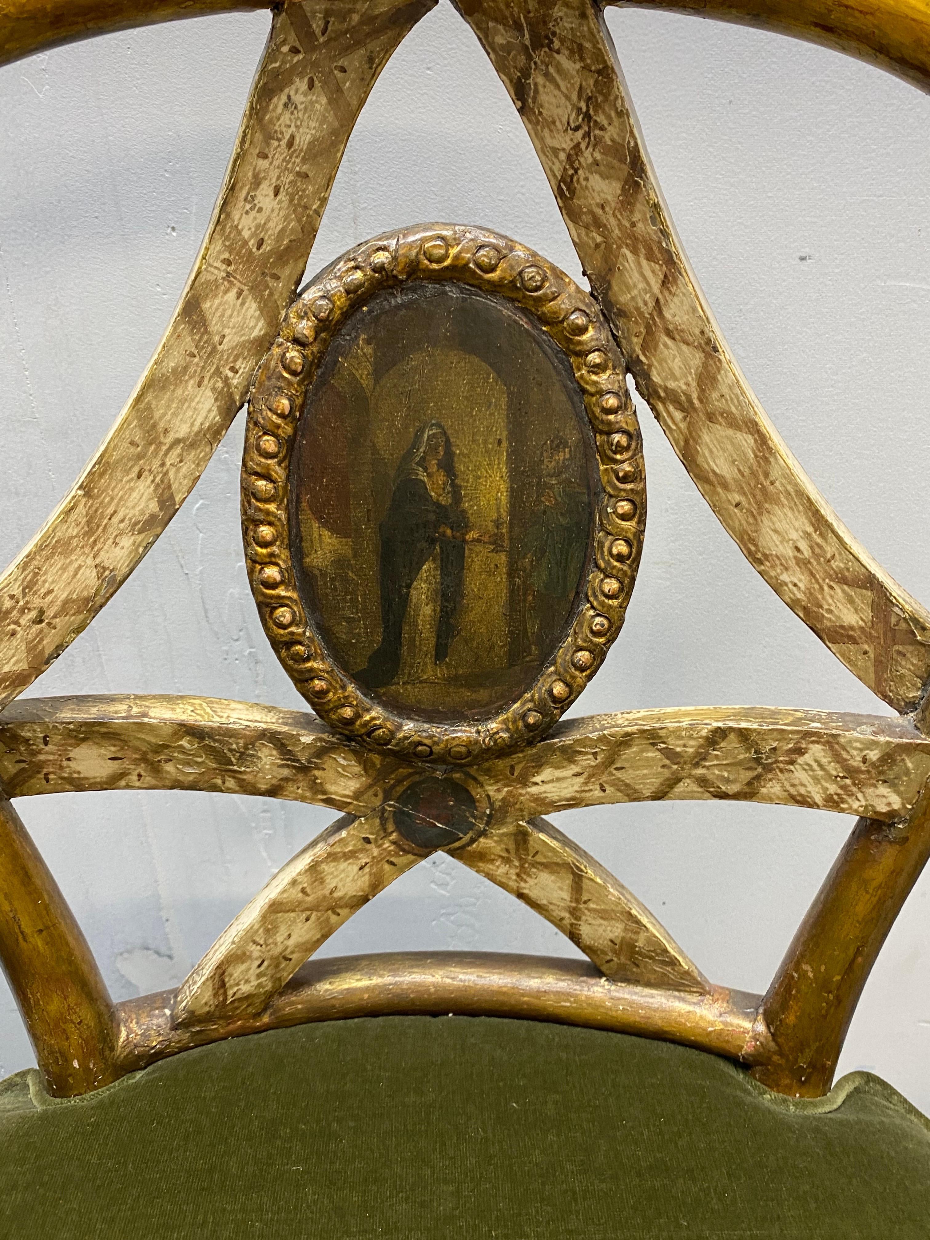 Ensemble de sept chaises de salle à manger italiennes peintes de la fin du XVIIIe siècle  en vente 4