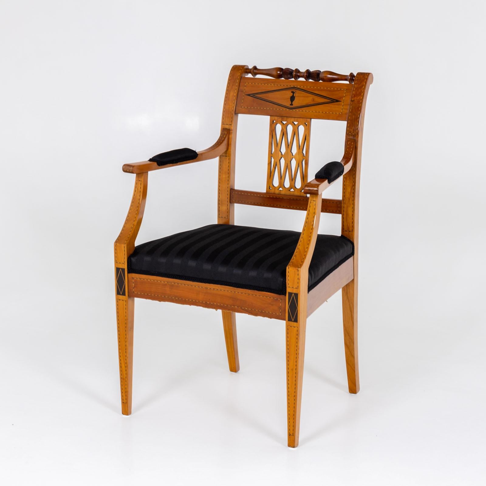 XIXe siècle Ensemble de sept chaises de salle à manger néoclassiques, début du 19ème siècle en vente