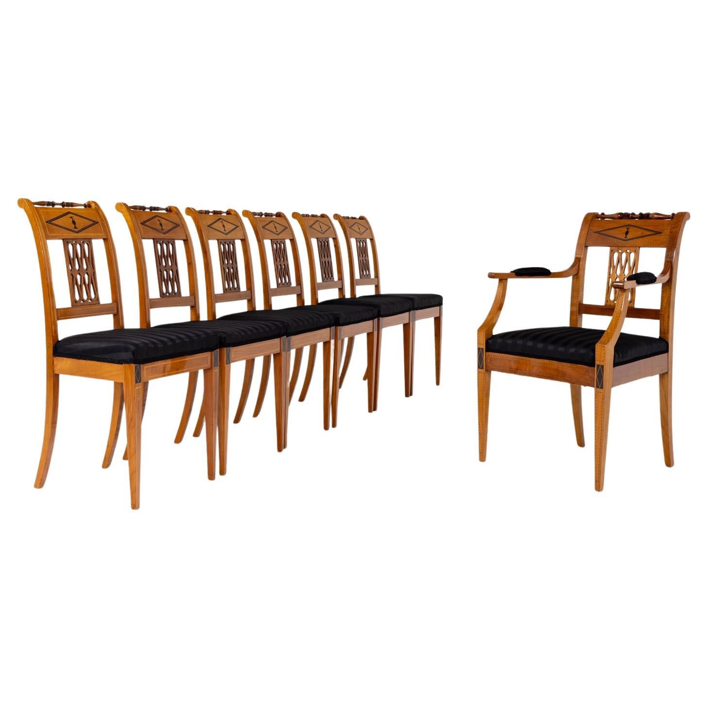 Ensemble de sept chaises de salle à manger néoclassiques, début du 19ème siècle en vente