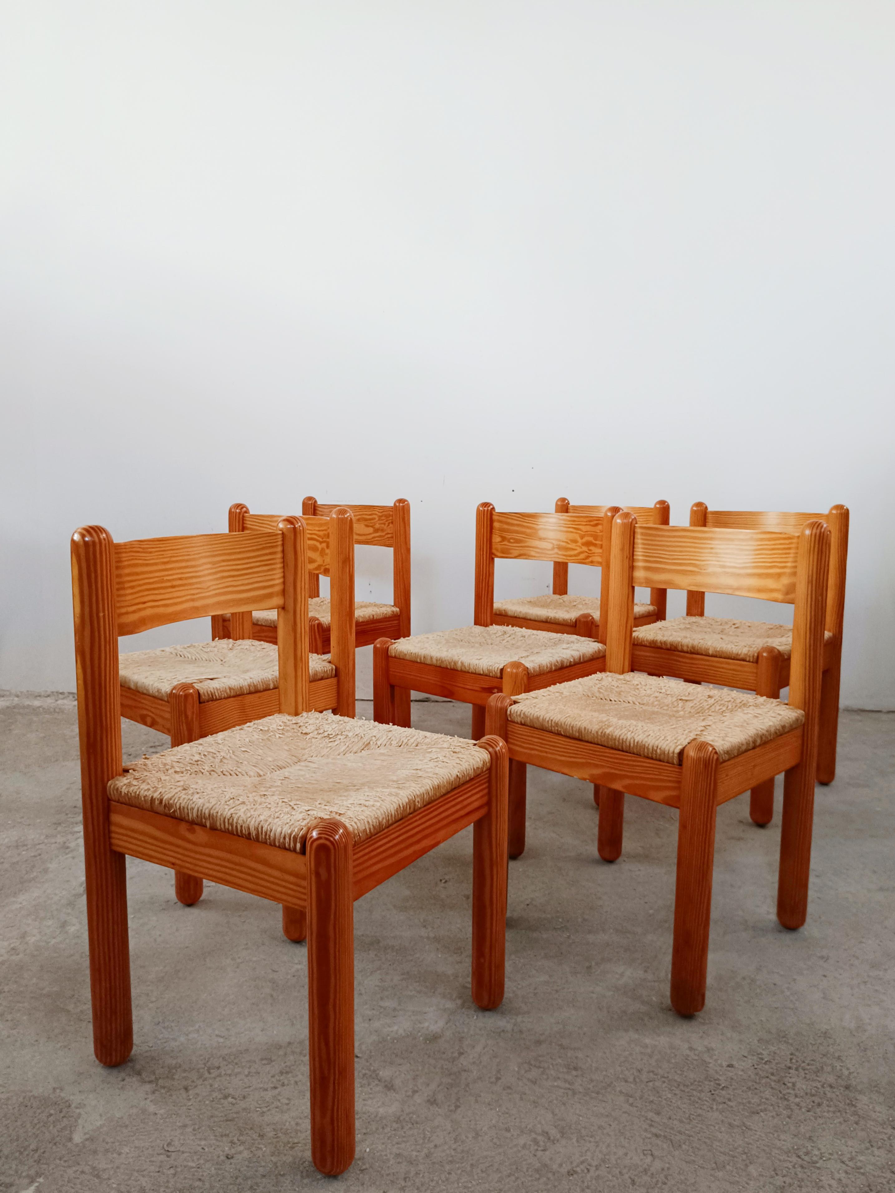 Set of Seven Oak and Rush Chairs in the Style of Charlotte Perriand, 1960s For Sale 3