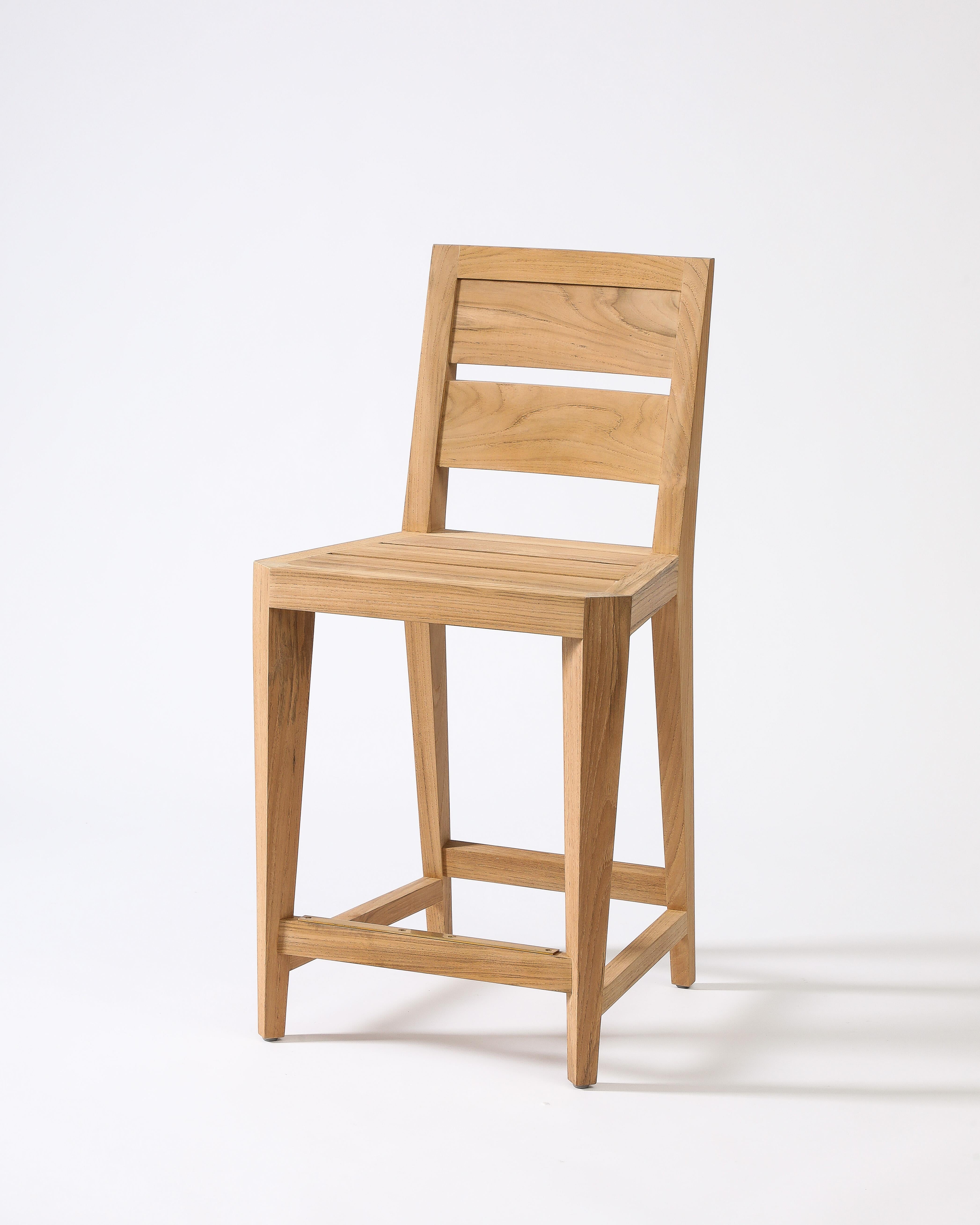 Set di sette sgabelli da bar per esterni in teak di Sutherland, Stati Uniti in vendita 3