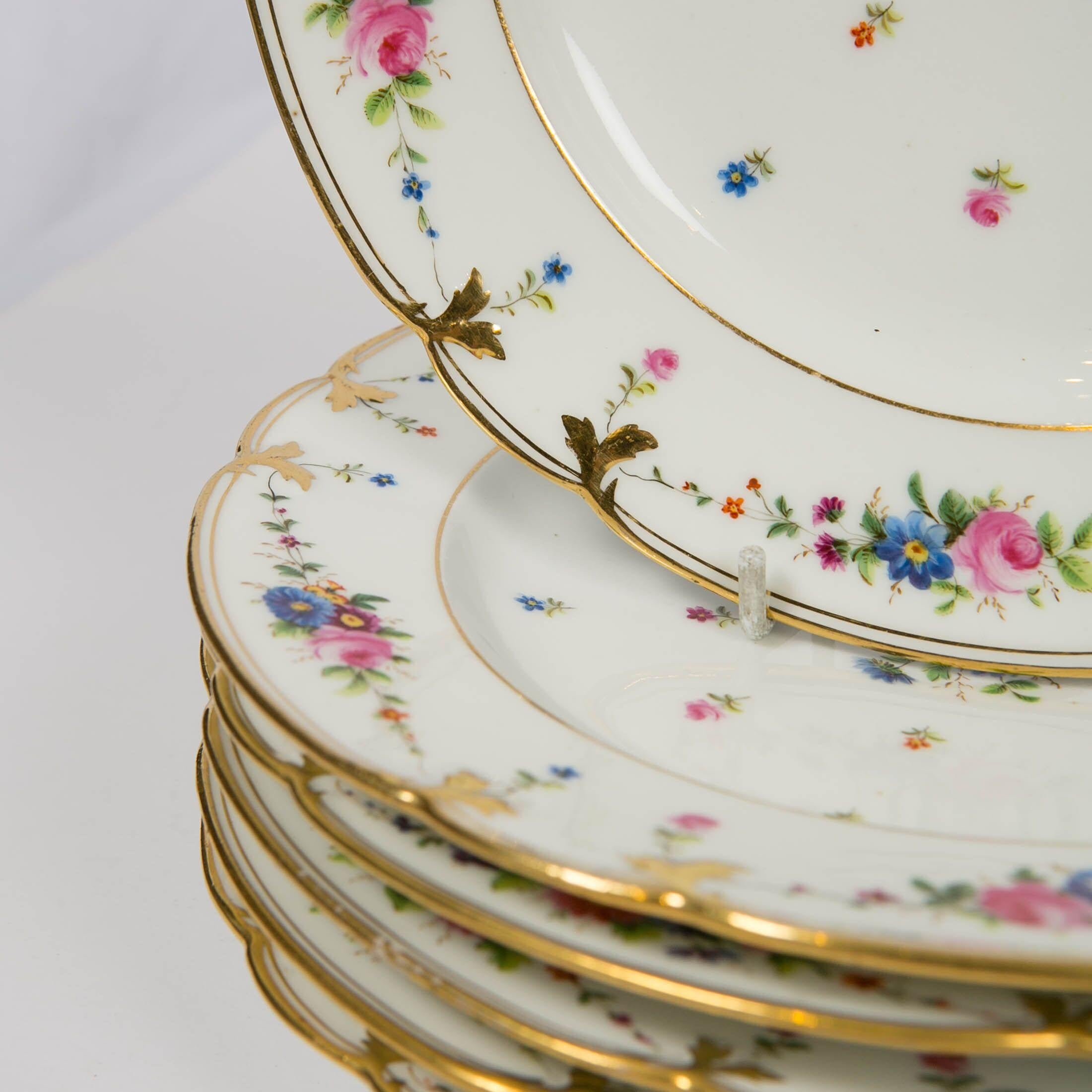 Louis Philippe Set of Seven Paris Porcelain Dishes Hand Painted with Roses, France, circa 1840