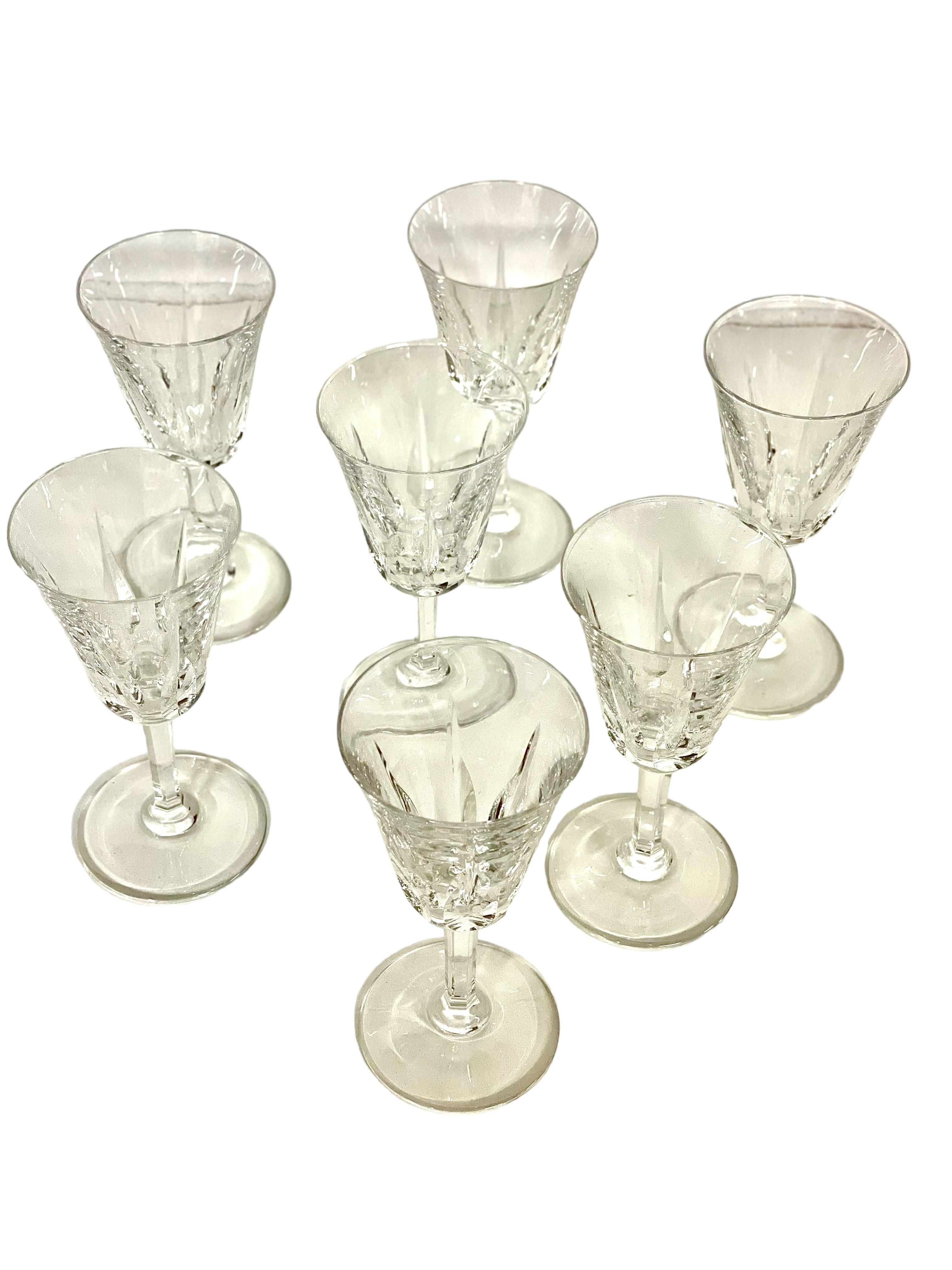 Set of Seven Saint-Louis Crystal White Wine Glasses In Good Condition For Sale In LA CIOTAT, FR