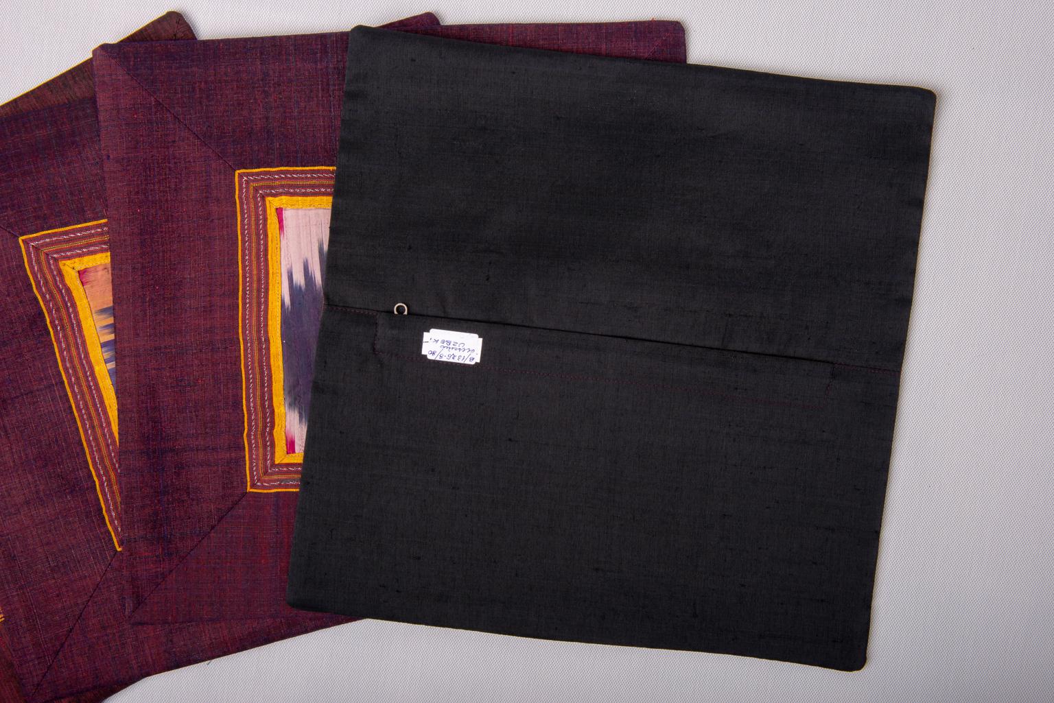 Set di sette cuscini in seta Ikat In condizioni ottime in vendita a Alessandria, Piemonte