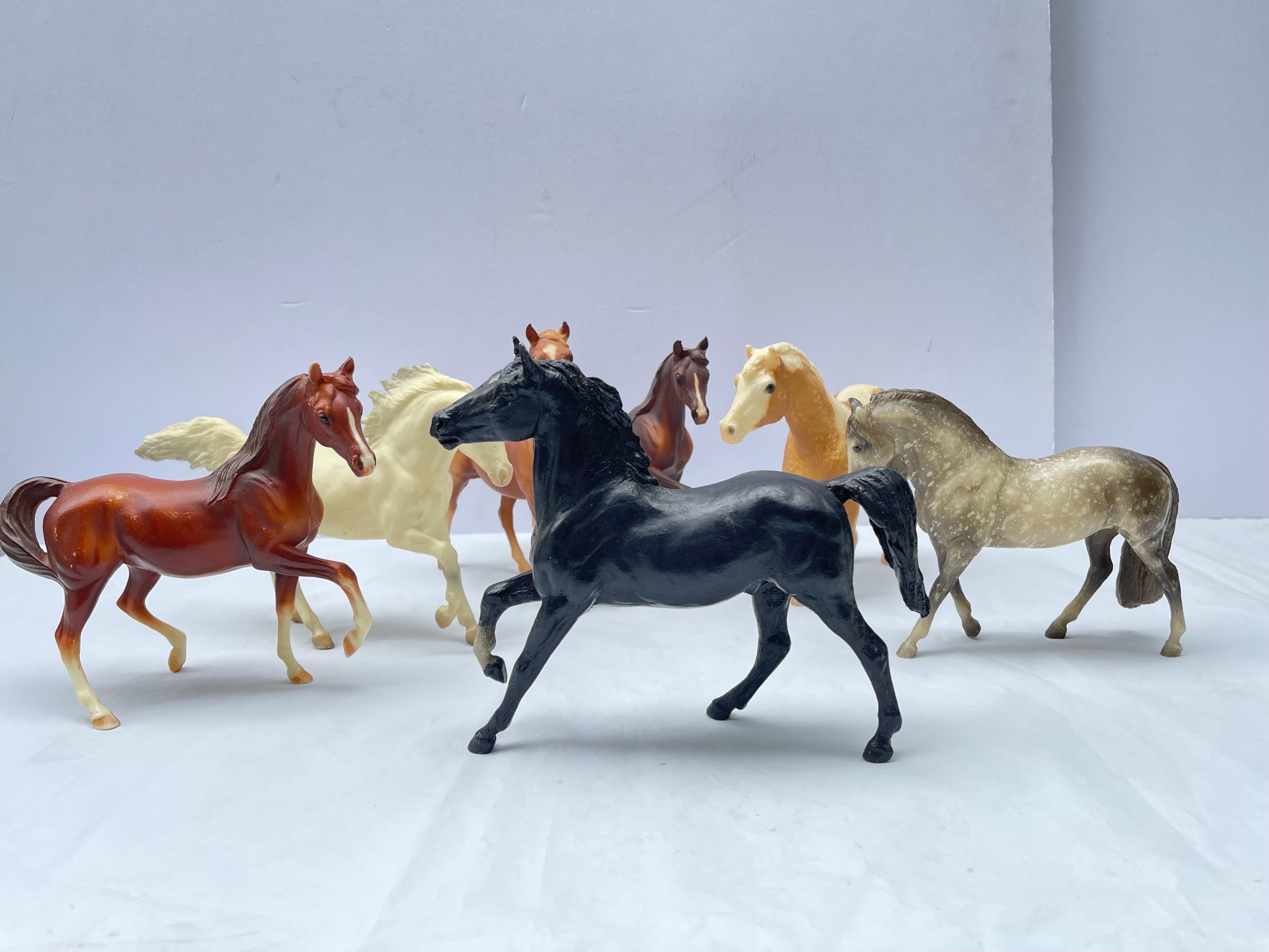 Set von sieben Vintage-Bürgerpferden in Medium-Größe (Kasten 2) im Zustand „Gut“ im Angebot in Redding, CT