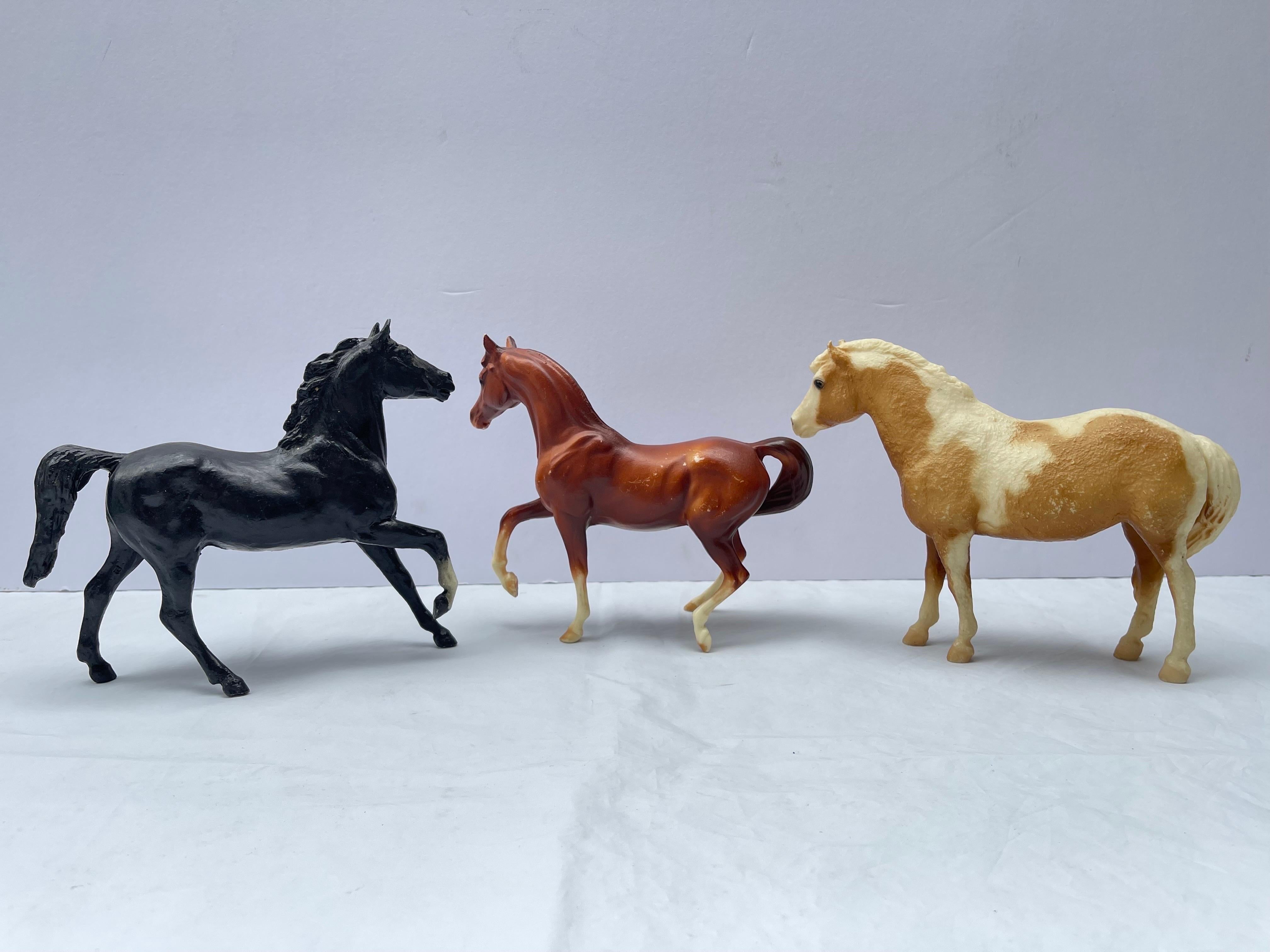 Set of Seven Vintage Medium Sized Breyer Horses (Box 2) In Good Condition For Sale In Redding, CT