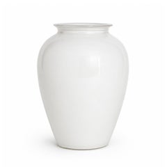 Lot de sept vases vintage en verre d'art blanc aux formes sculpturales