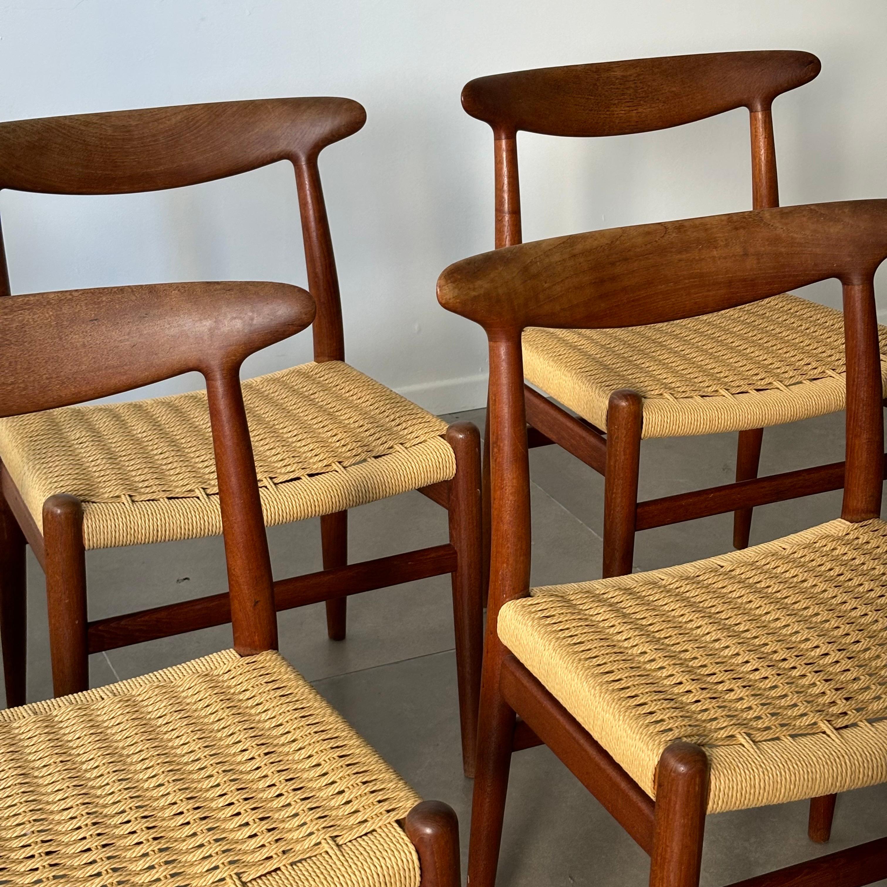 Set di sette sedie da pranzo 'W2' di Hans Wegner per C.M Madsen, Danimarca, anni '50. in vendita 1