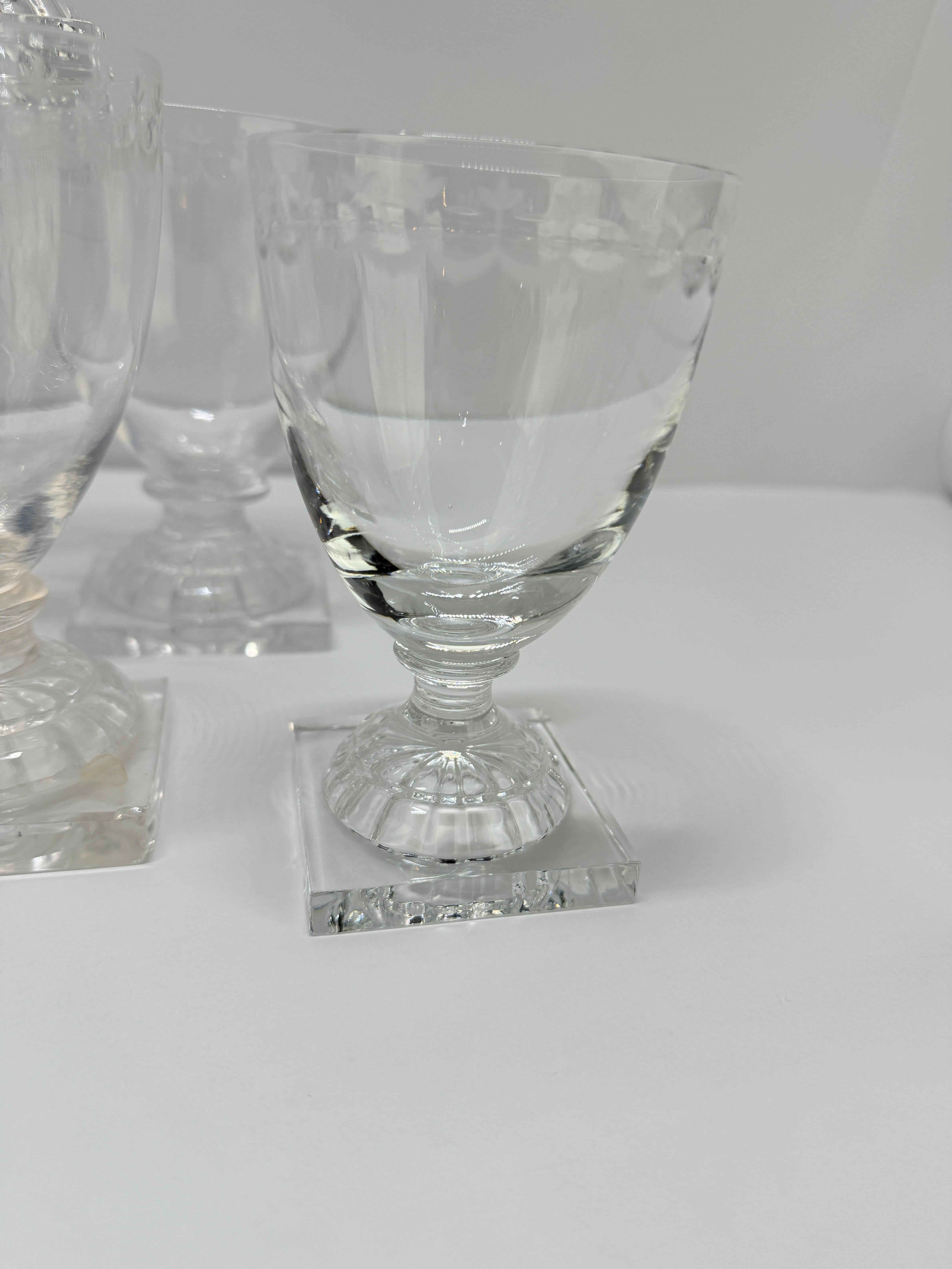 XIXe siècle Ensemble de dix-sept verres gravés en forme de pied de citron, C.I.C. & William Yeoward en vente