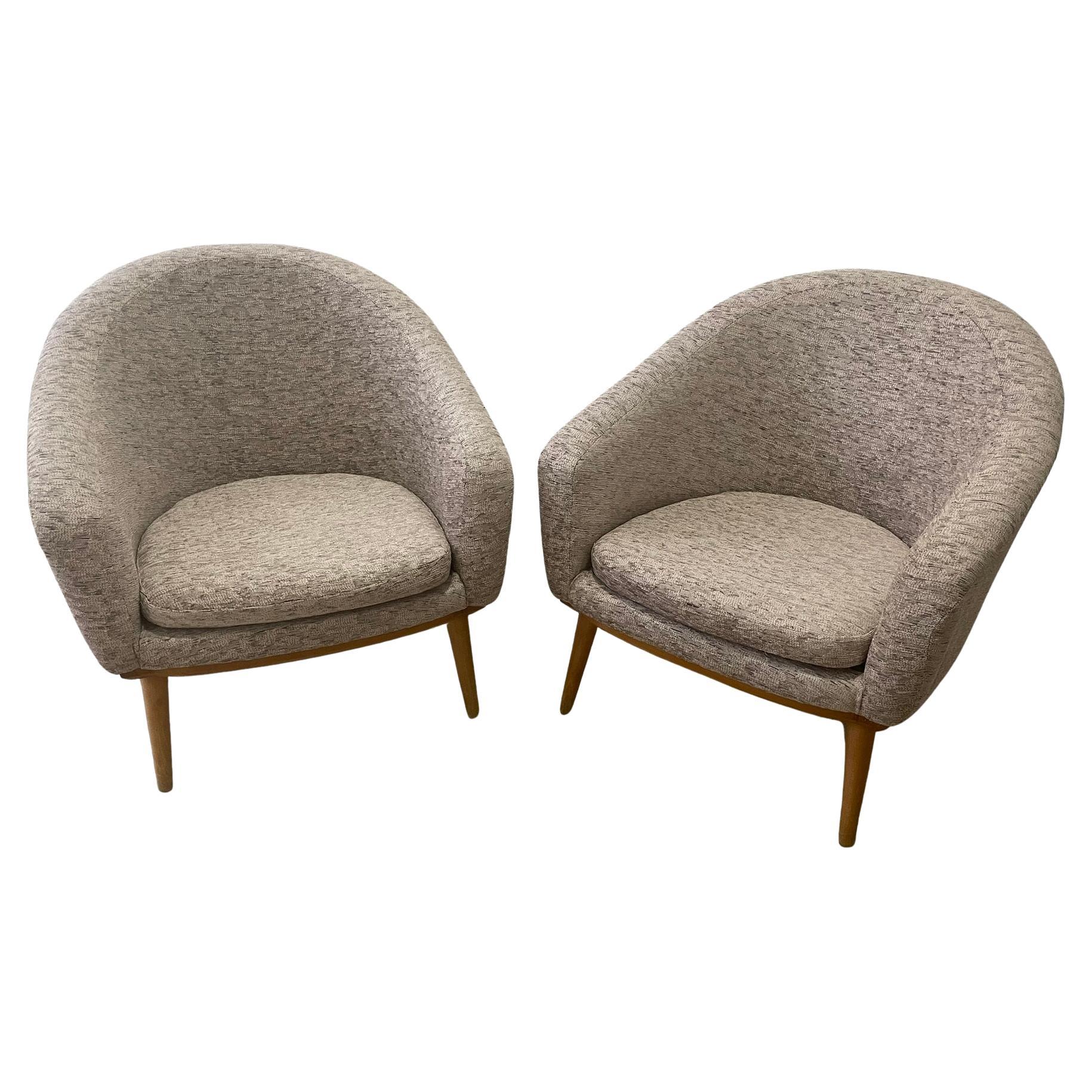 Set of 'shell' armchairs