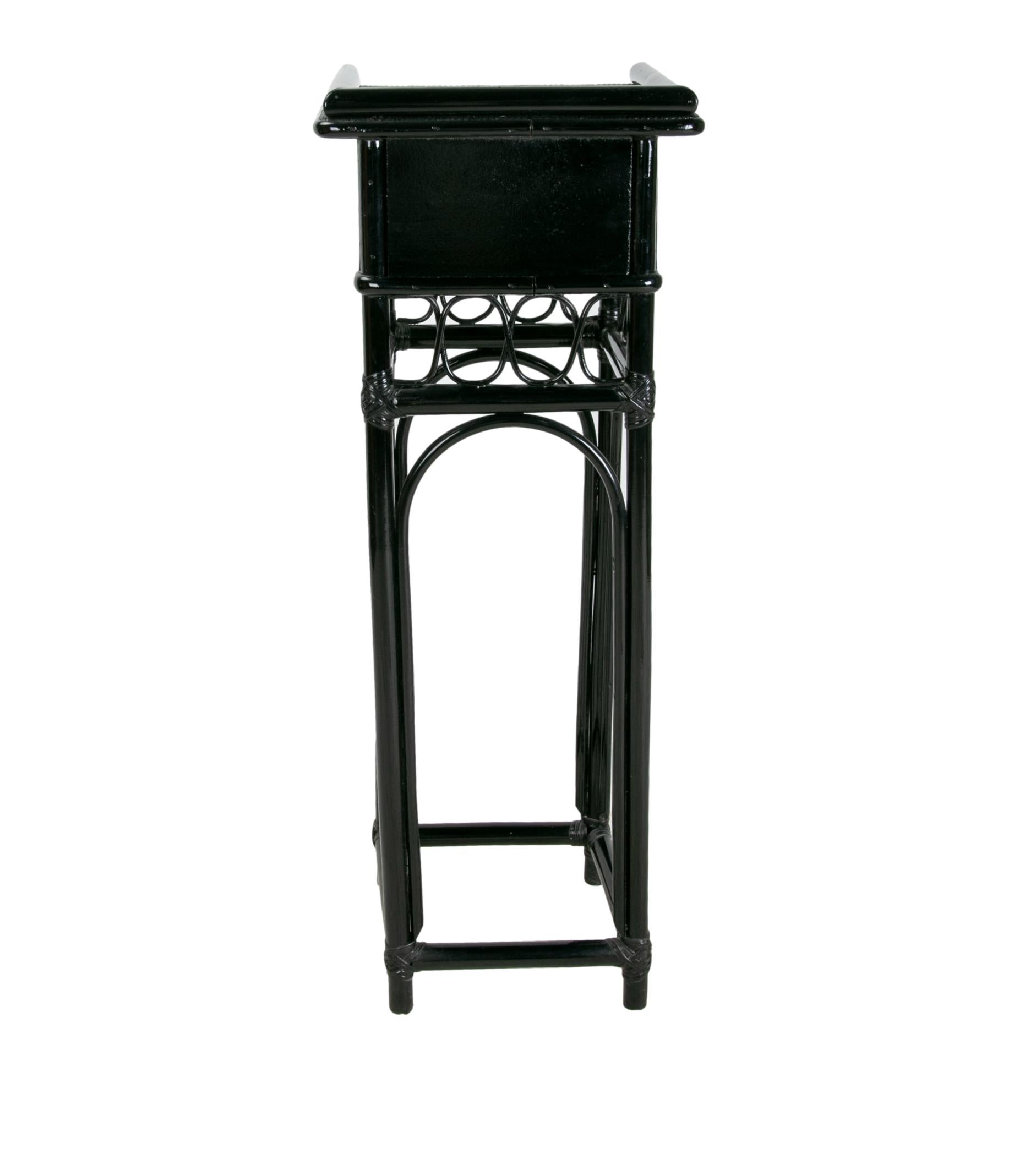 Set of Side Tables and Mirror in Bamboo and Wicker Lacquered in Black For Sale 7