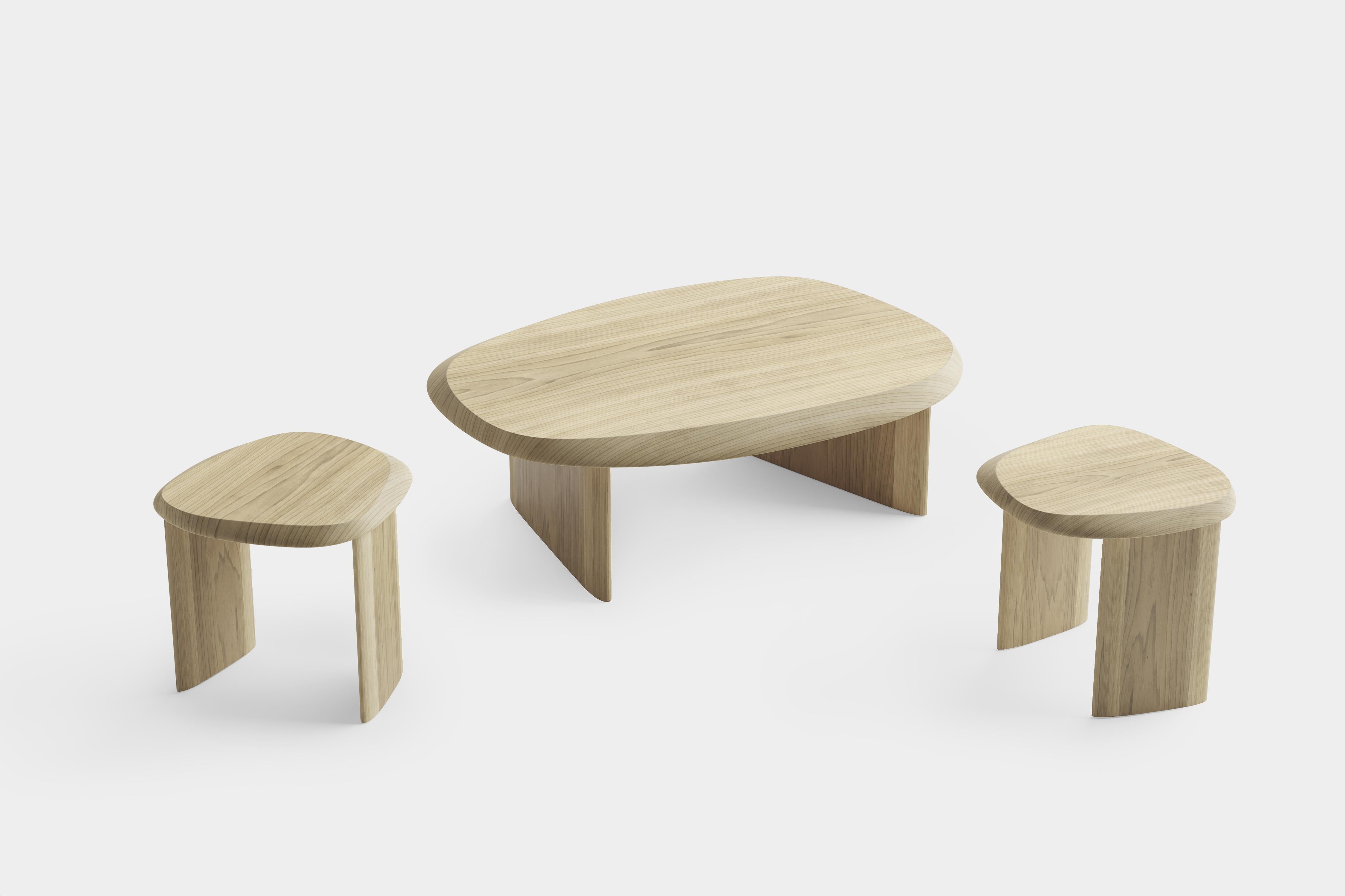 Set of two side tables and a large coffee table from the Duna Collection. Delicately crafted to resemble a serene landscape through its carefully polished table top surface and its fluid smooth poplar wood base.
Combination of finishes