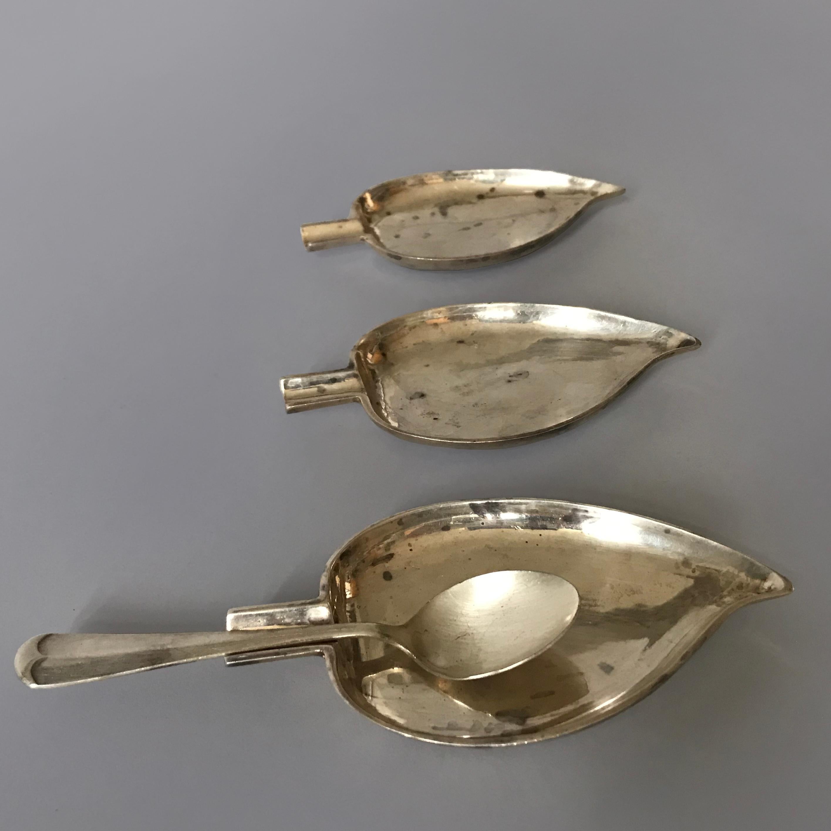 Set of Silver Plated Leaf Dishes For Sale 1