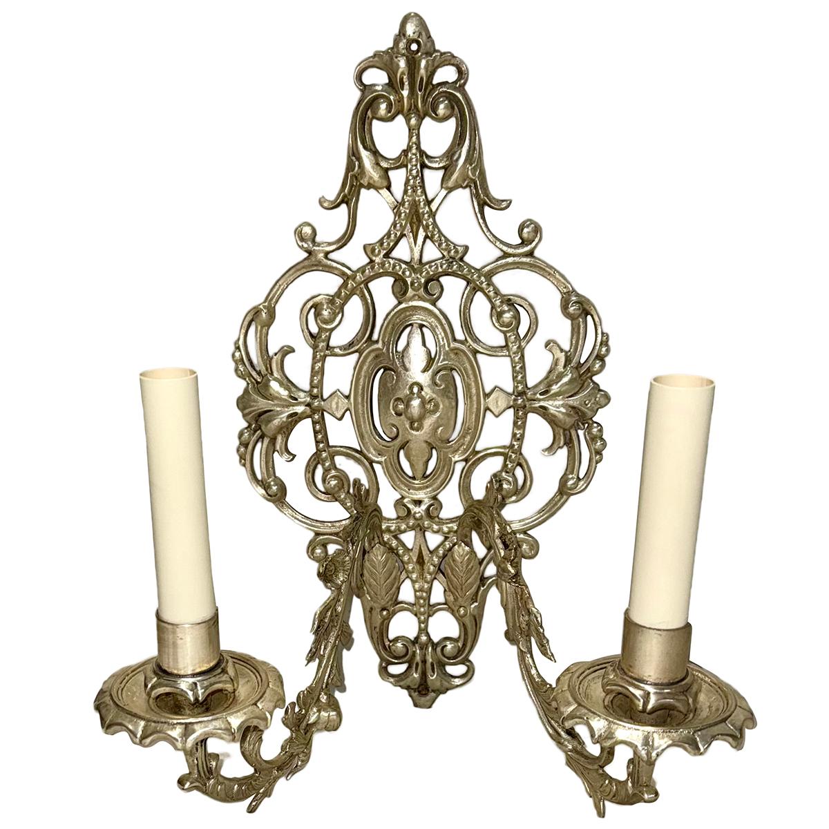 Set di lampade placcate in argento, vendute per coppia In condizioni buone in vendita a New York, NY