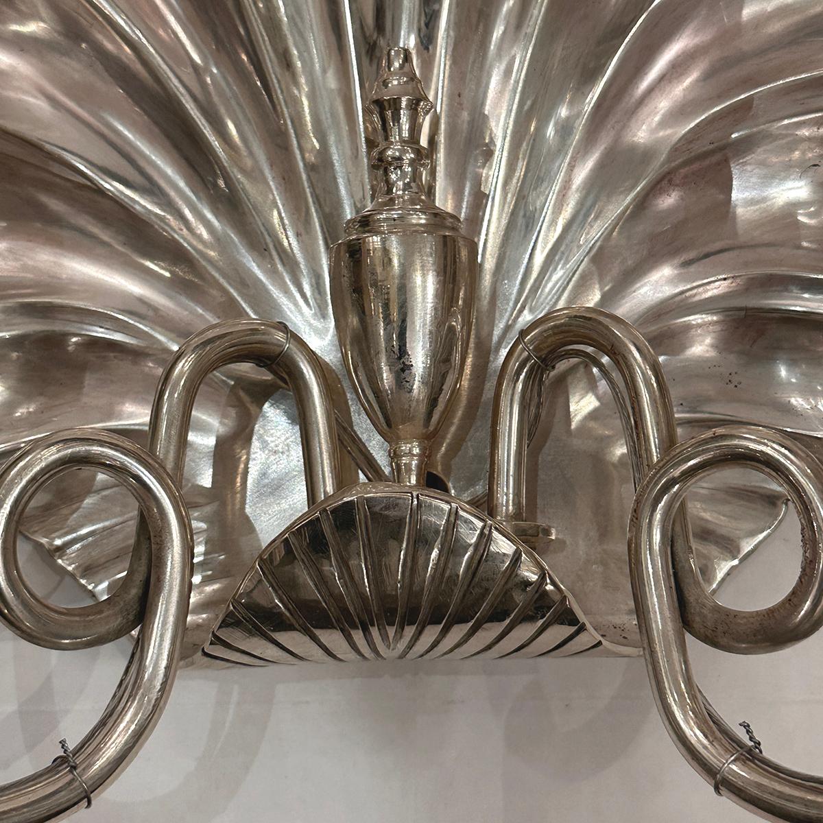 Ensemble d'appliques en coquillage argenté, vendu par paire Bon état - En vente à New York, NY