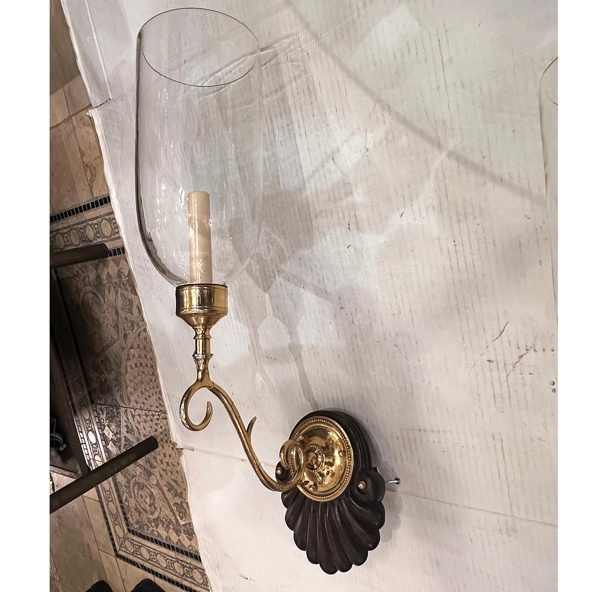 Juego de apliques angloindios de una luz, se venden por pares en Bueno estado para la venta en New York, NY