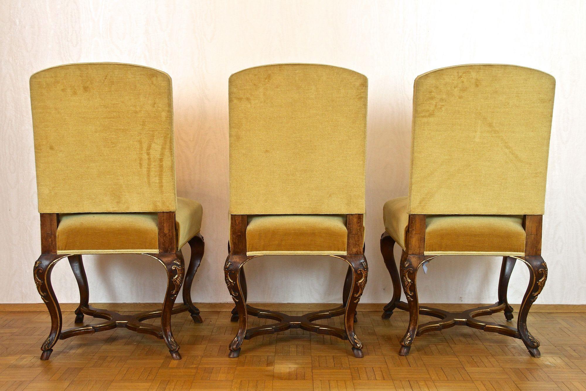 Set Of Six 18th Century Baroque Dining Chairs With Gilt Accents, Italy ca. 1790 For Sale 5