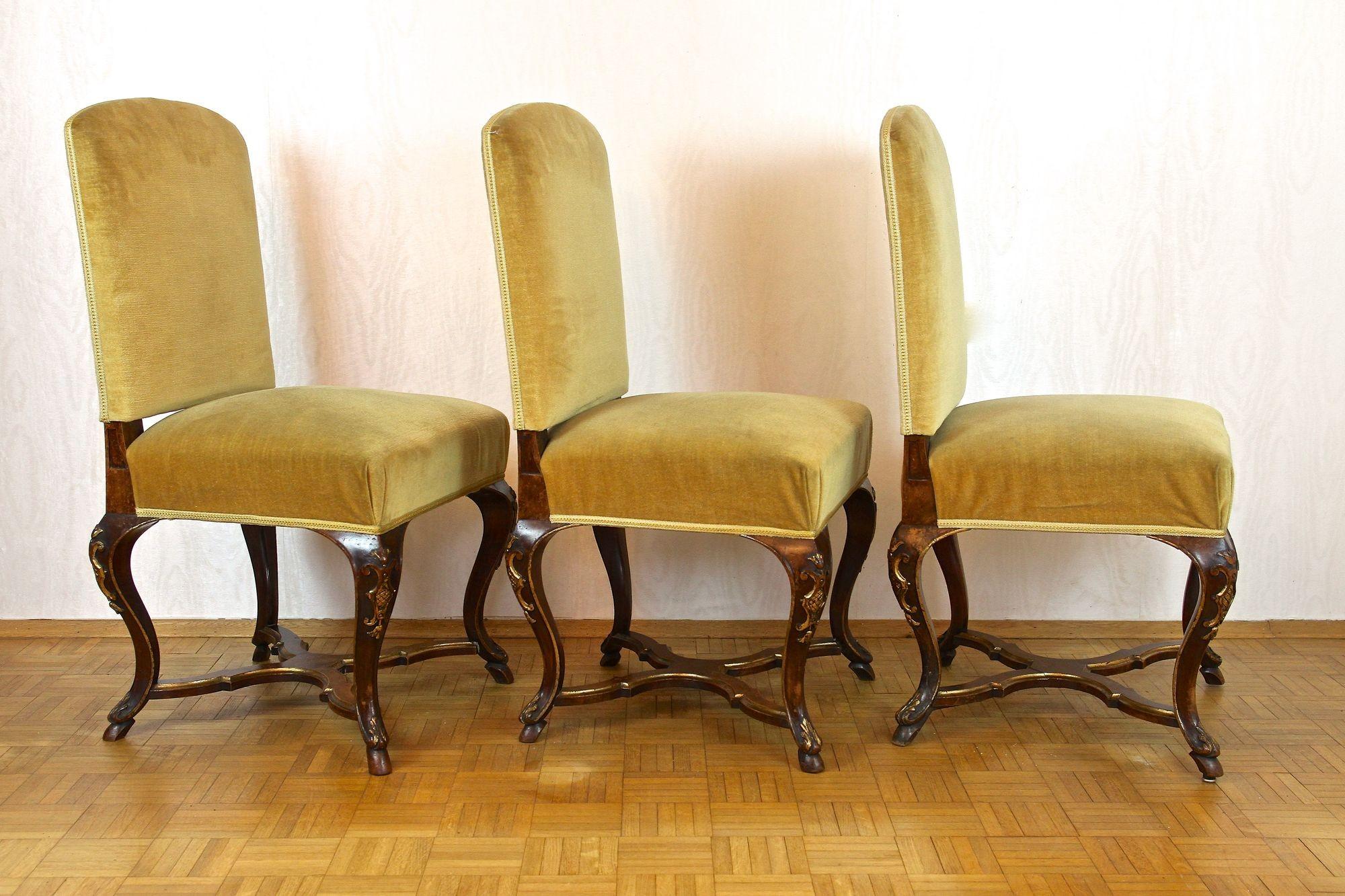 Set Of Six 18th Century Baroque Dining Chairs With Gilt Accents, Italy ca. 1790 For Sale 6