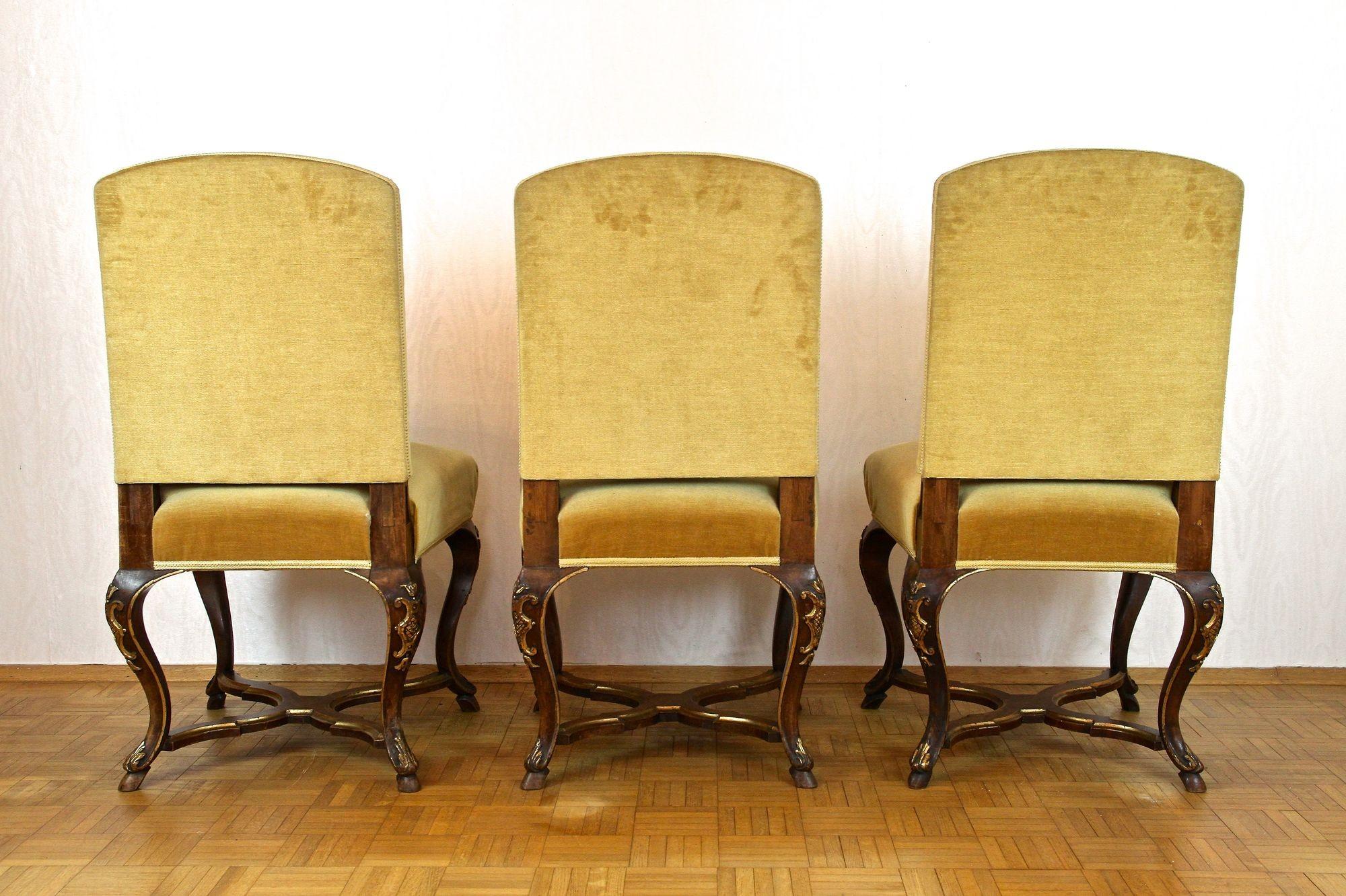 Set Of Six 18th Century Baroque Dining Chairs With Gilt Accents, Italy ca. 1790 For Sale 8