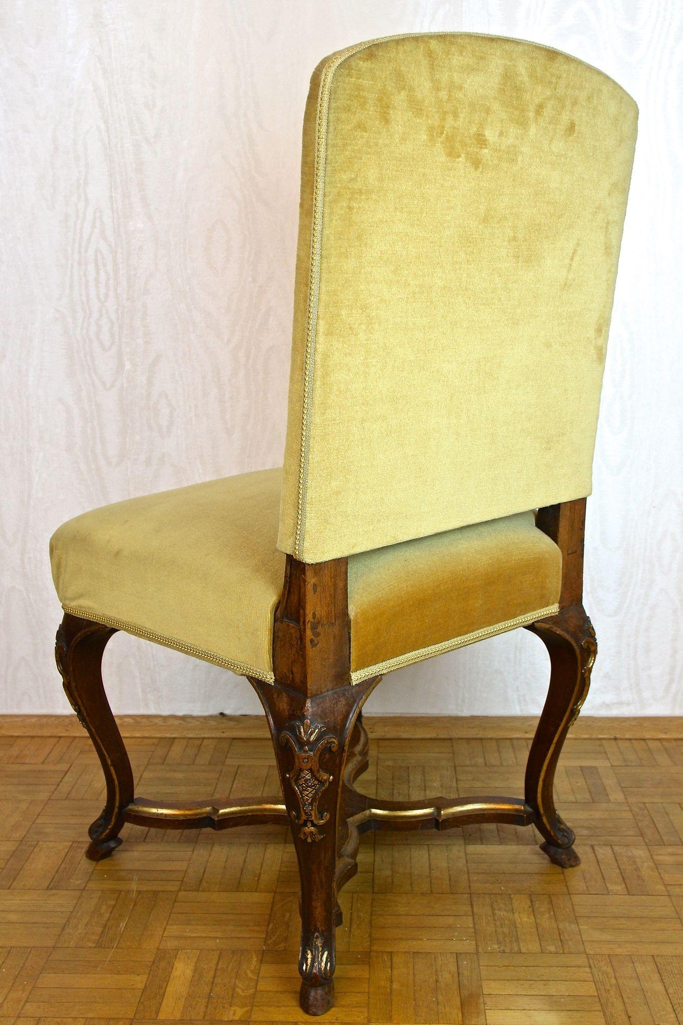 Velvet Set Of Six 18th Century Baroque Dining Chairs With Gilt Accents, Italy ca. 1790 For Sale
