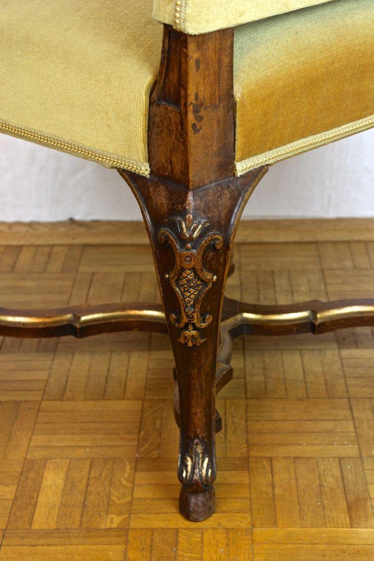Set Of Six 18th Century Baroque Dining Chairs With Gilt Accents, Italy ca. 1790 For Sale 2