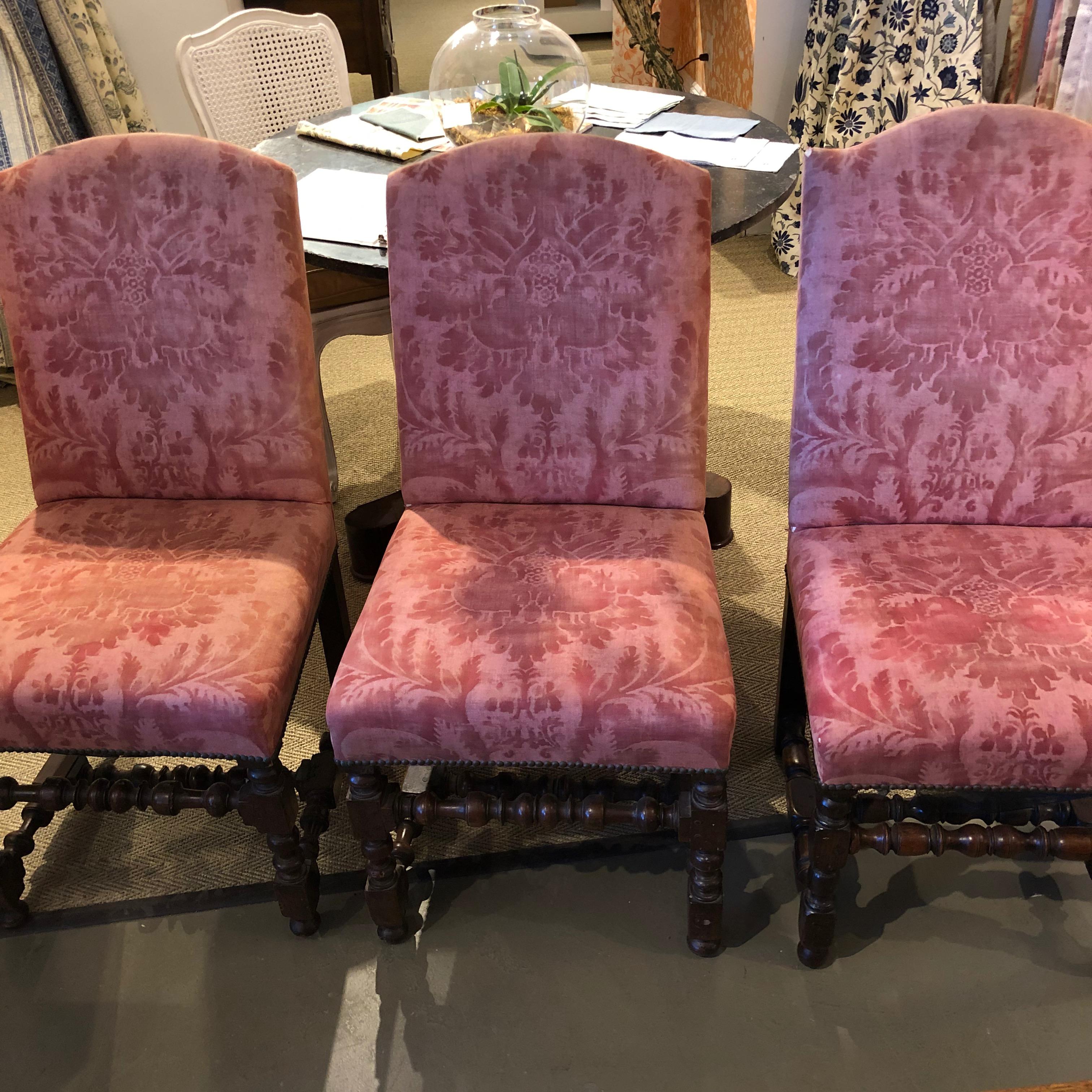 Set of Six 18th Century French Walnut Upholstered Dining Chair In Good Condition For Sale In Boston, MA