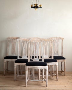 Ensemble de six chaises gustaviennes du XVIIIe siècle