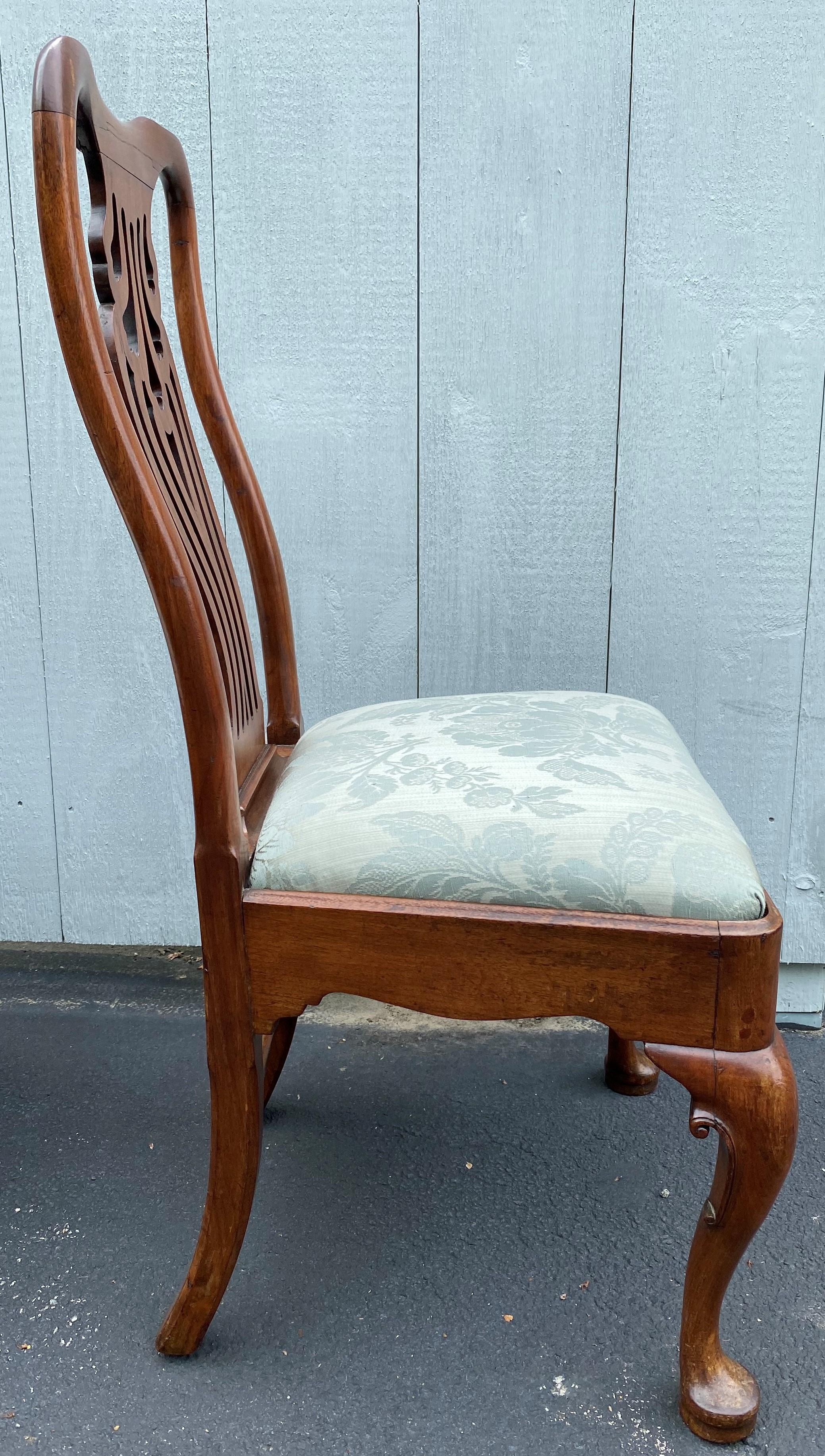 Woven Set of Six 18th Century Queen Anne Walnut Dining or Side Chairs For Sale