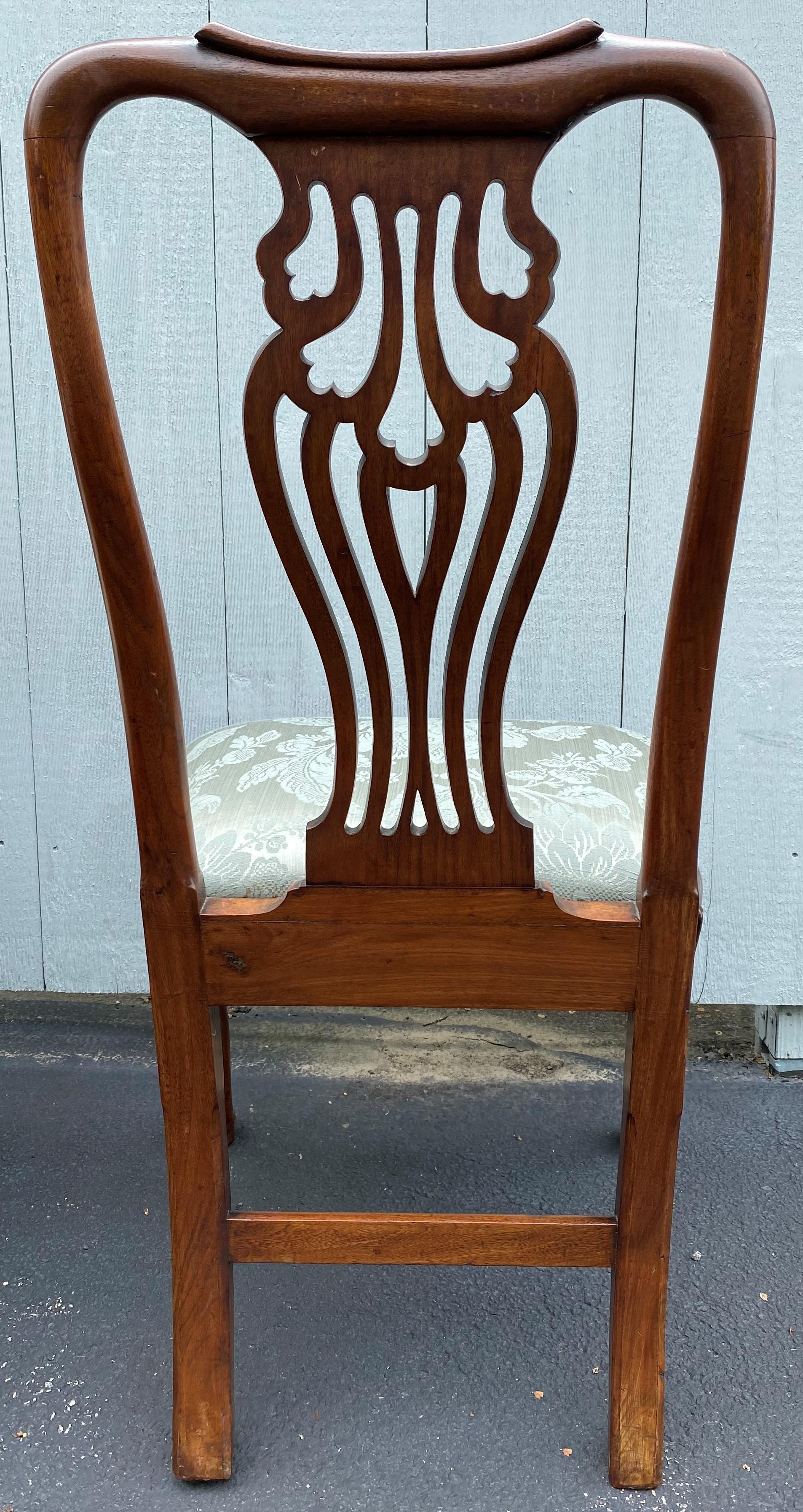 Set of Six 18th Century Queen Anne Walnut Dining or Side Chairs In Good Condition For Sale In Milford, NH