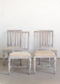 Ensemble de six chaises gustaviennes suédoises du 18e siècle