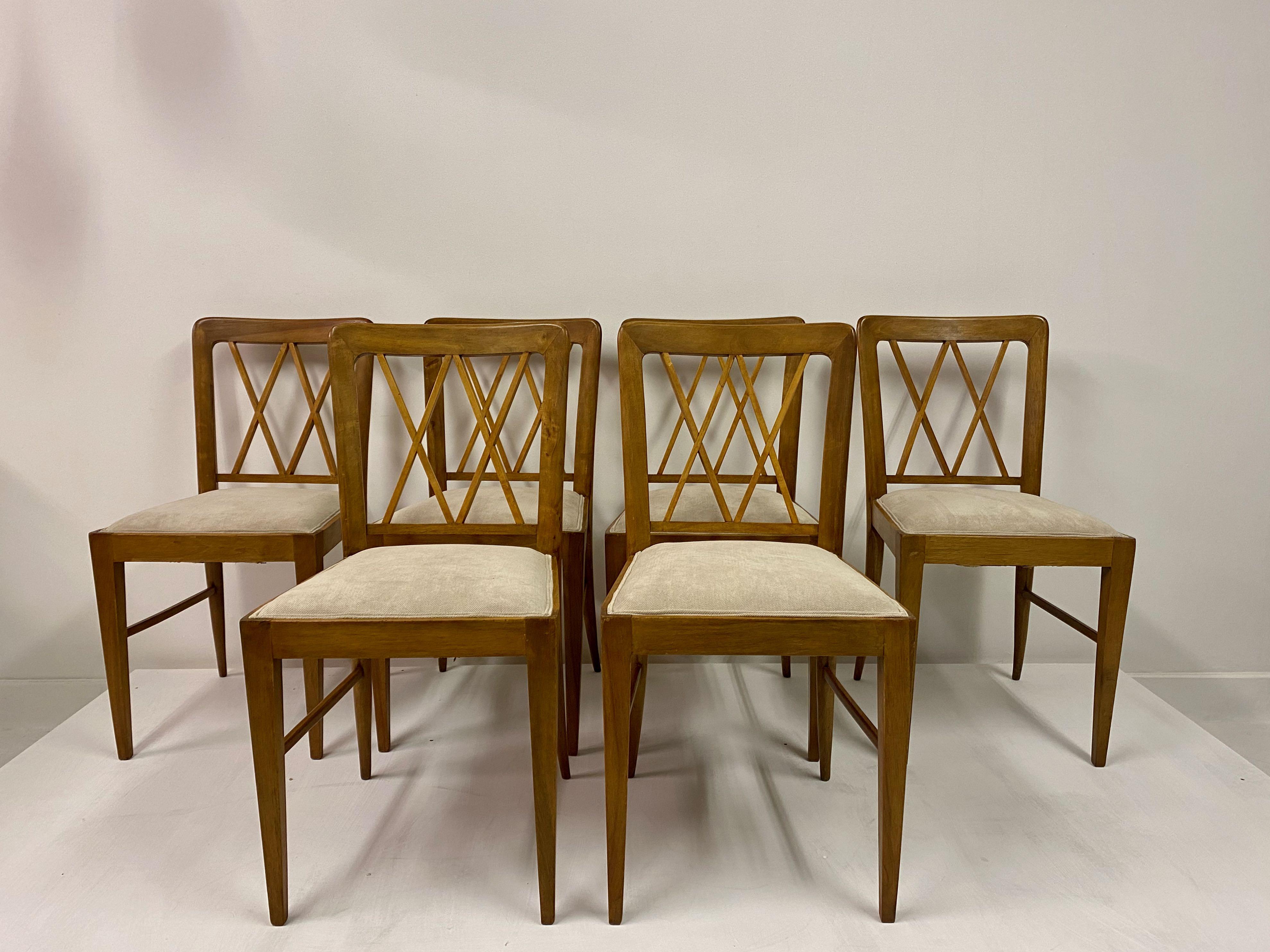 Set of six chairs

Attributed to Paolo Buffa

Beech frame

Measure: Seat height 49cm

1940s Italian.