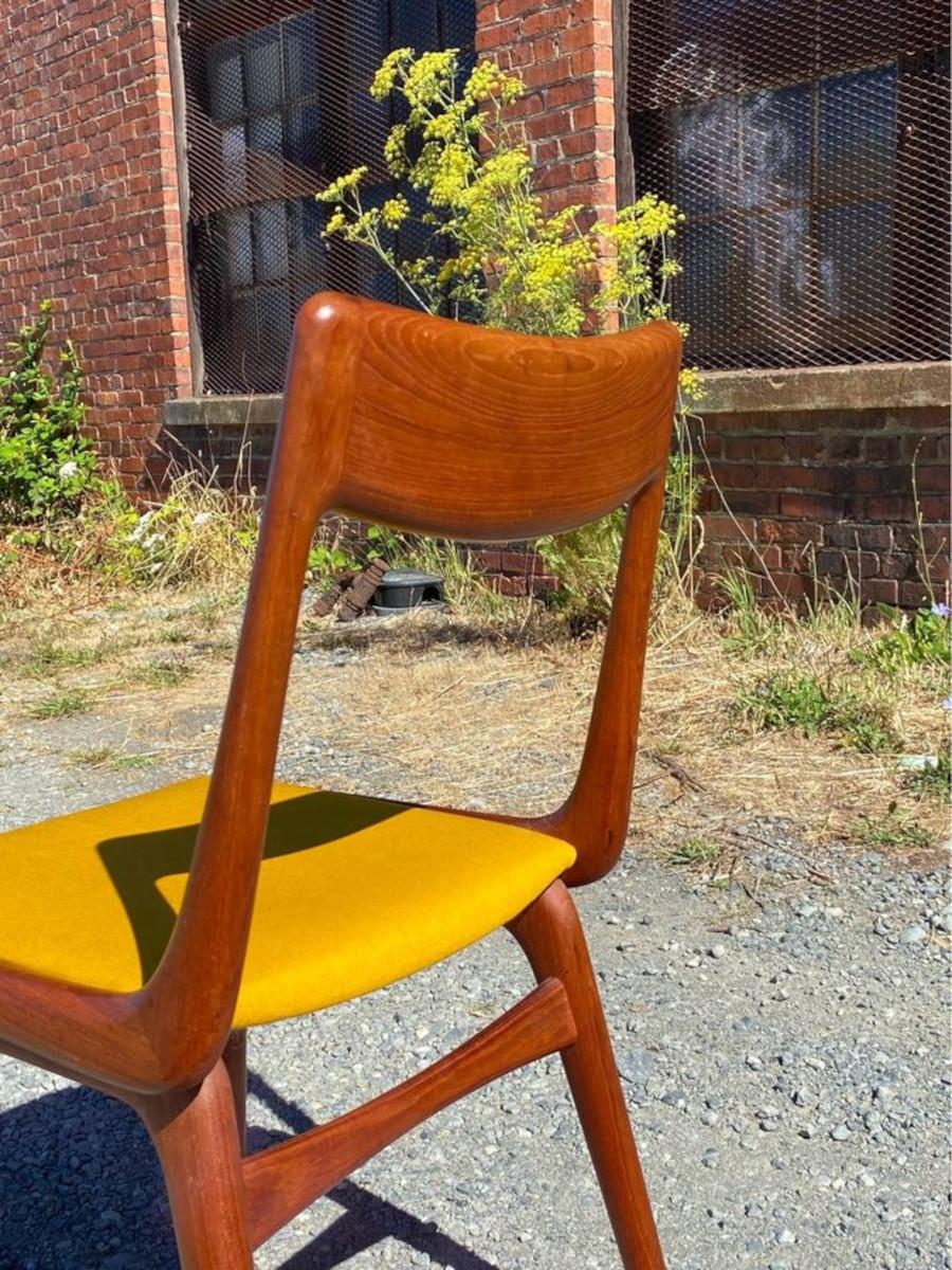 Mid-Century Modern Set of Six 1950s Danish Teak “Boomerang” Dining Chairs by Alfred Christiansen