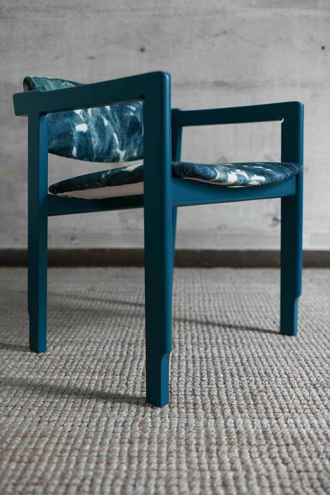 Set di sei sedie in legno laccato degli anni '60 in vendita 2
