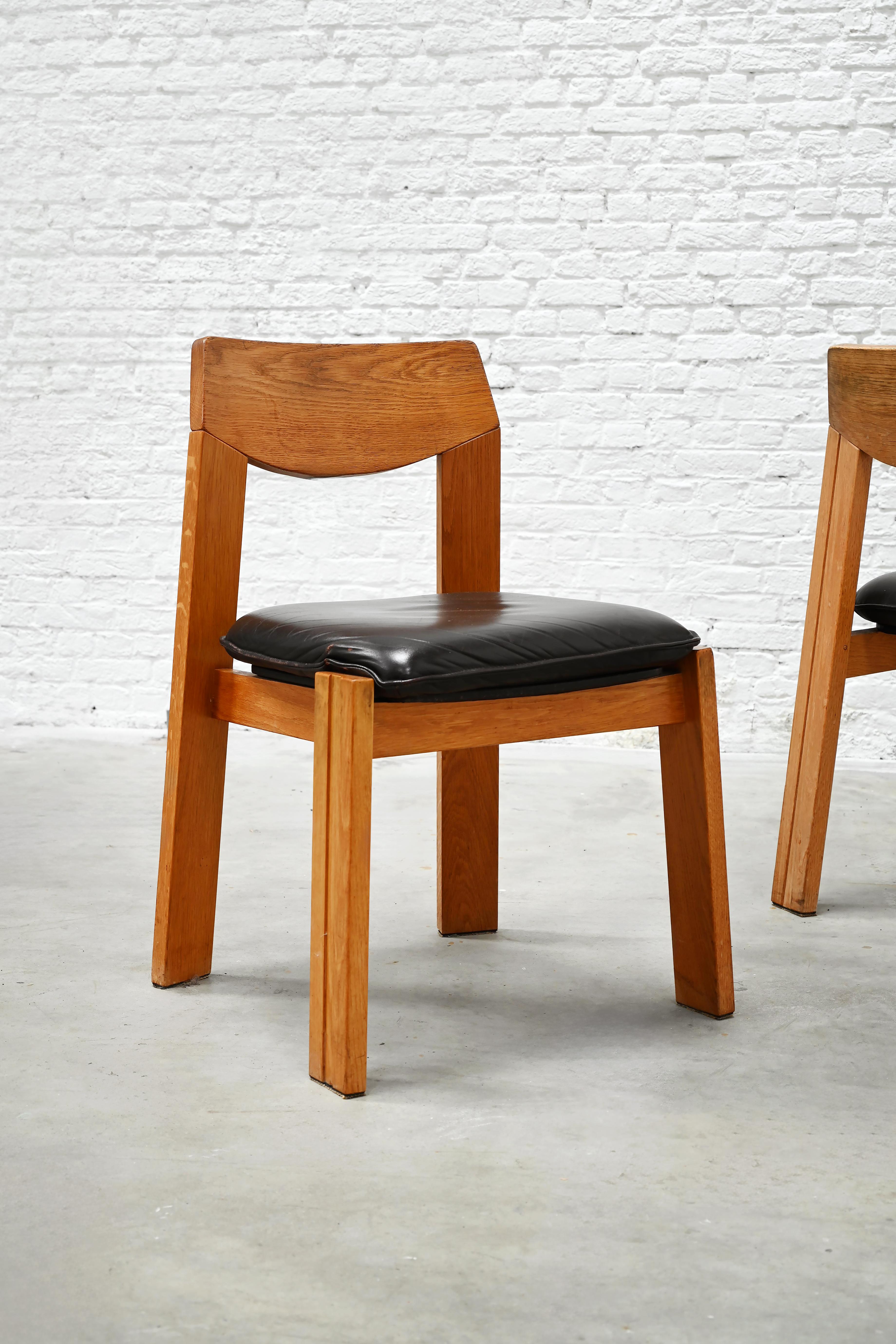 Satz von sechs brutalistischen 1970er-Jahre-Esszimmerstühlen aus massiver Eiche im Angebot 6