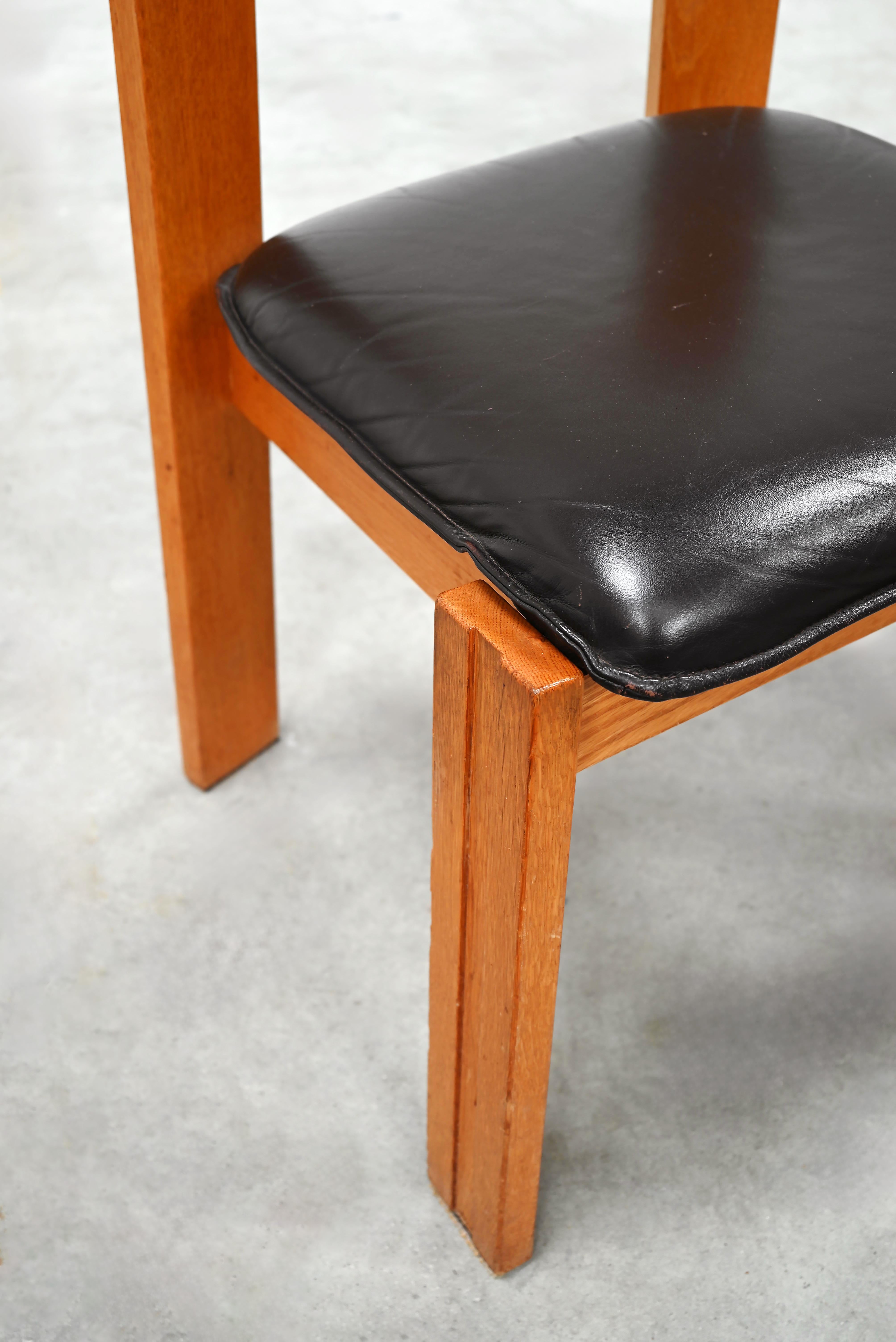 Satz von sechs brutalistischen 1970er-Jahre-Esszimmerstühlen aus massiver Eiche im Angebot 2