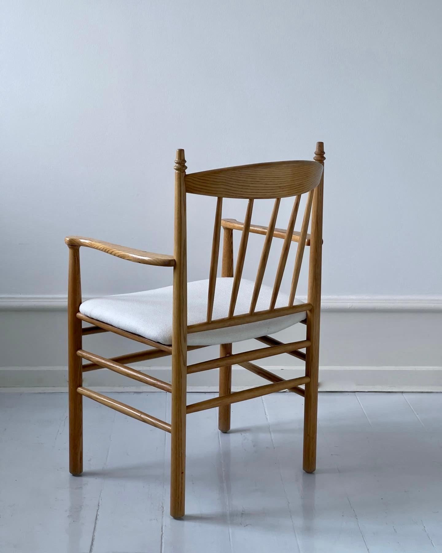 Danois Ensemble de six chaises de salle à manger danoises modernes des années 1970 en frêne et lin massif par FDB en vente