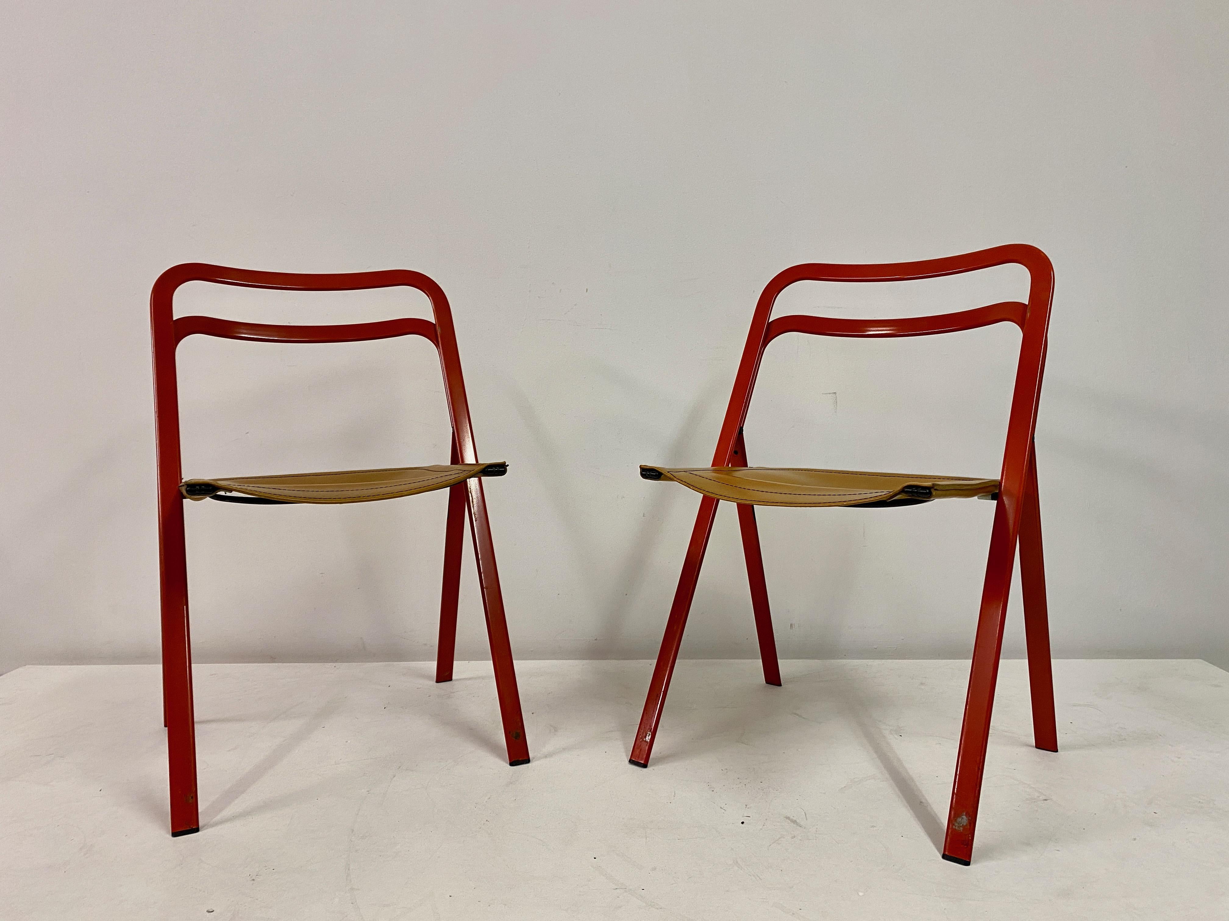 Set of six folding chairs

By Giorgio Cattelan 

For Cidue

Red metal frames

Leather seats

Seat height 44cm

Italy 1970s.


