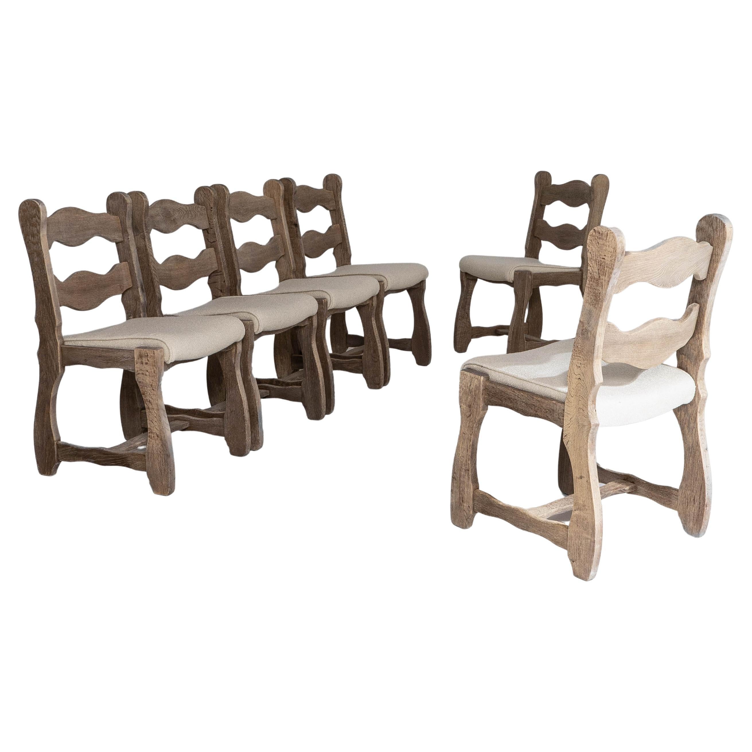 Ensemble de six chaises de salle à manger en chêne français des années 1970 avec sièges tapissés en vente