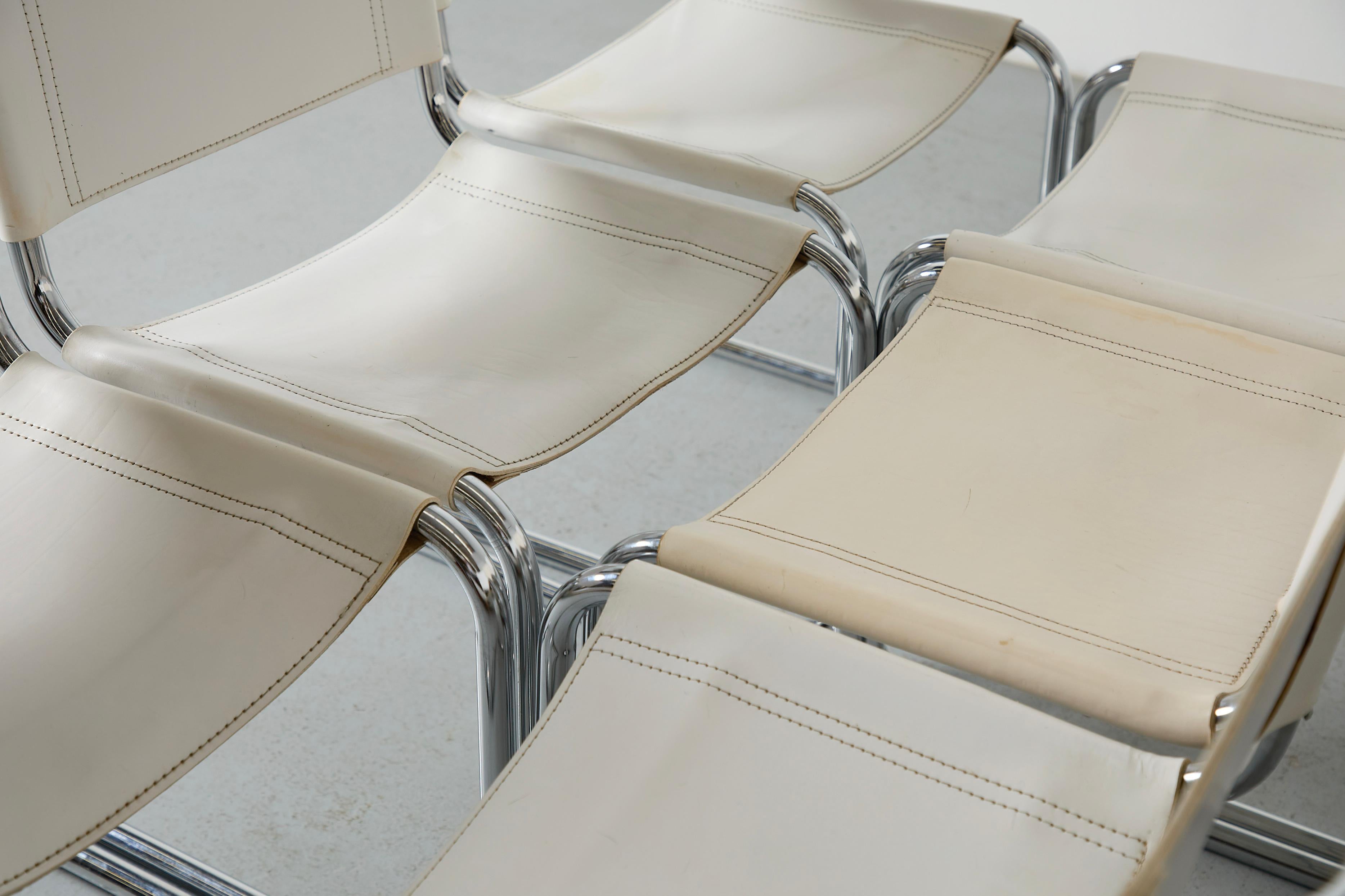 Sechs freitragende Stühle im Matteograssi-Stil der 1970er Jahre aus Chrom und weißem Leder (Ende des 20. Jahrhunderts) im Angebot