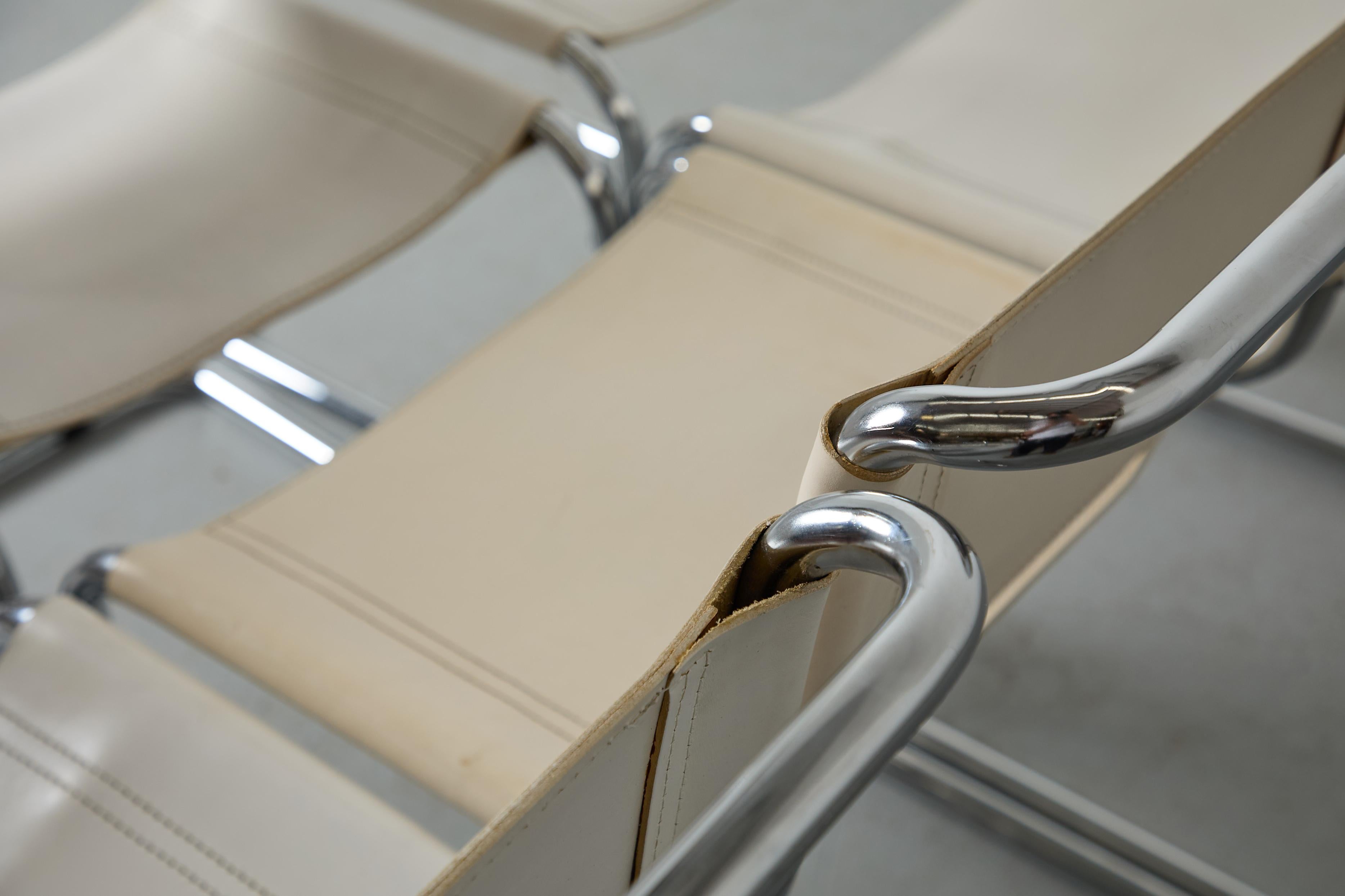 Sechs freitragende Stühle im Matteograssi-Stil der 1970er Jahre aus Chrom und weißem Leder im Angebot 3