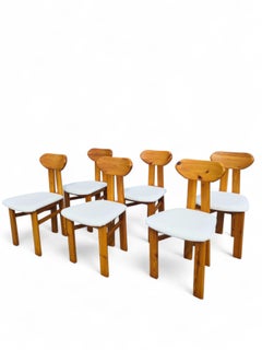 Ensemble de six chaises de salle à manger scandinaves en pin des années 1970